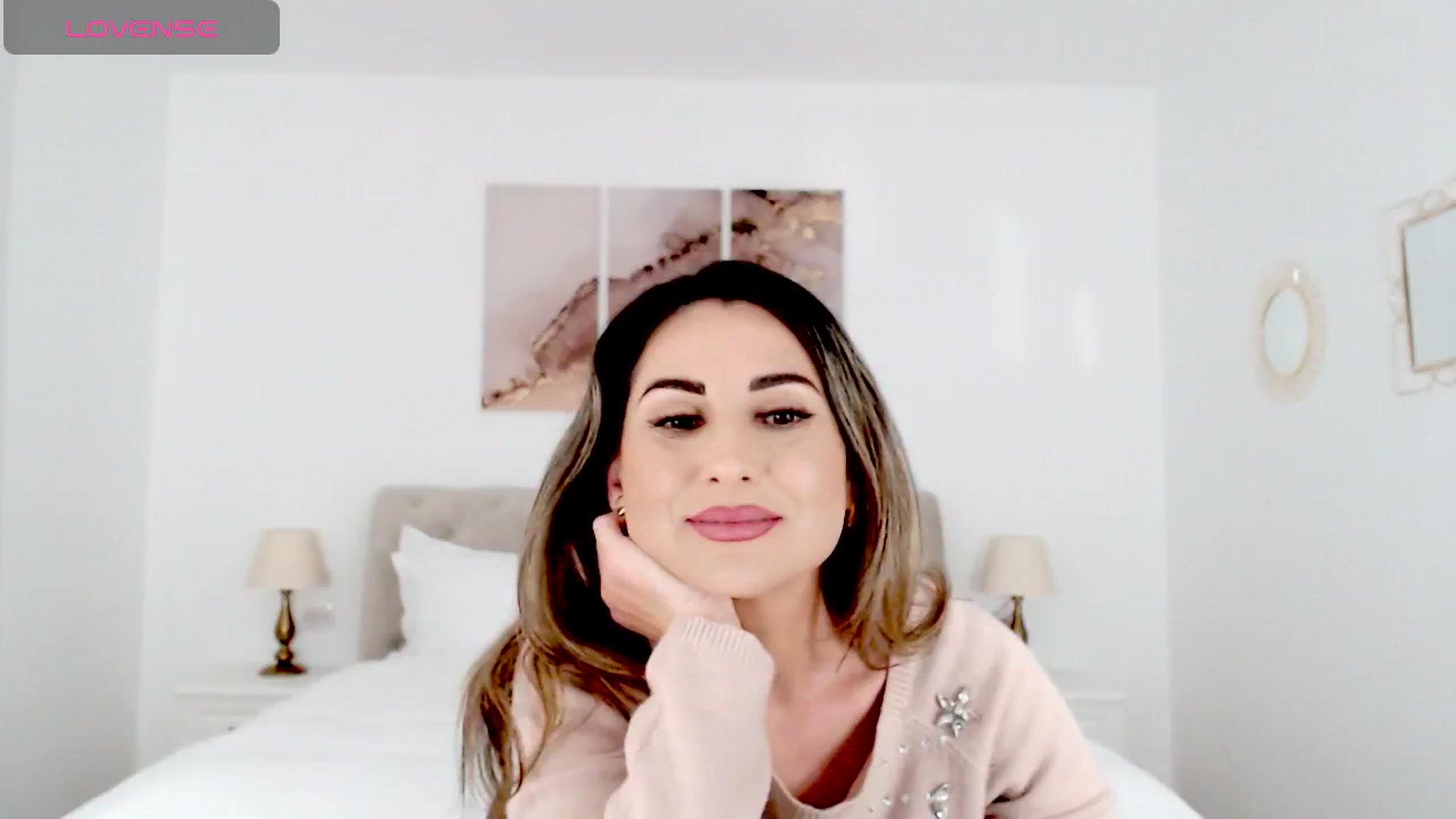 Gallery image thumbnail from AllieSweet's myfreecams stream on, 10/25/2024, 19:57 image 10 of 20