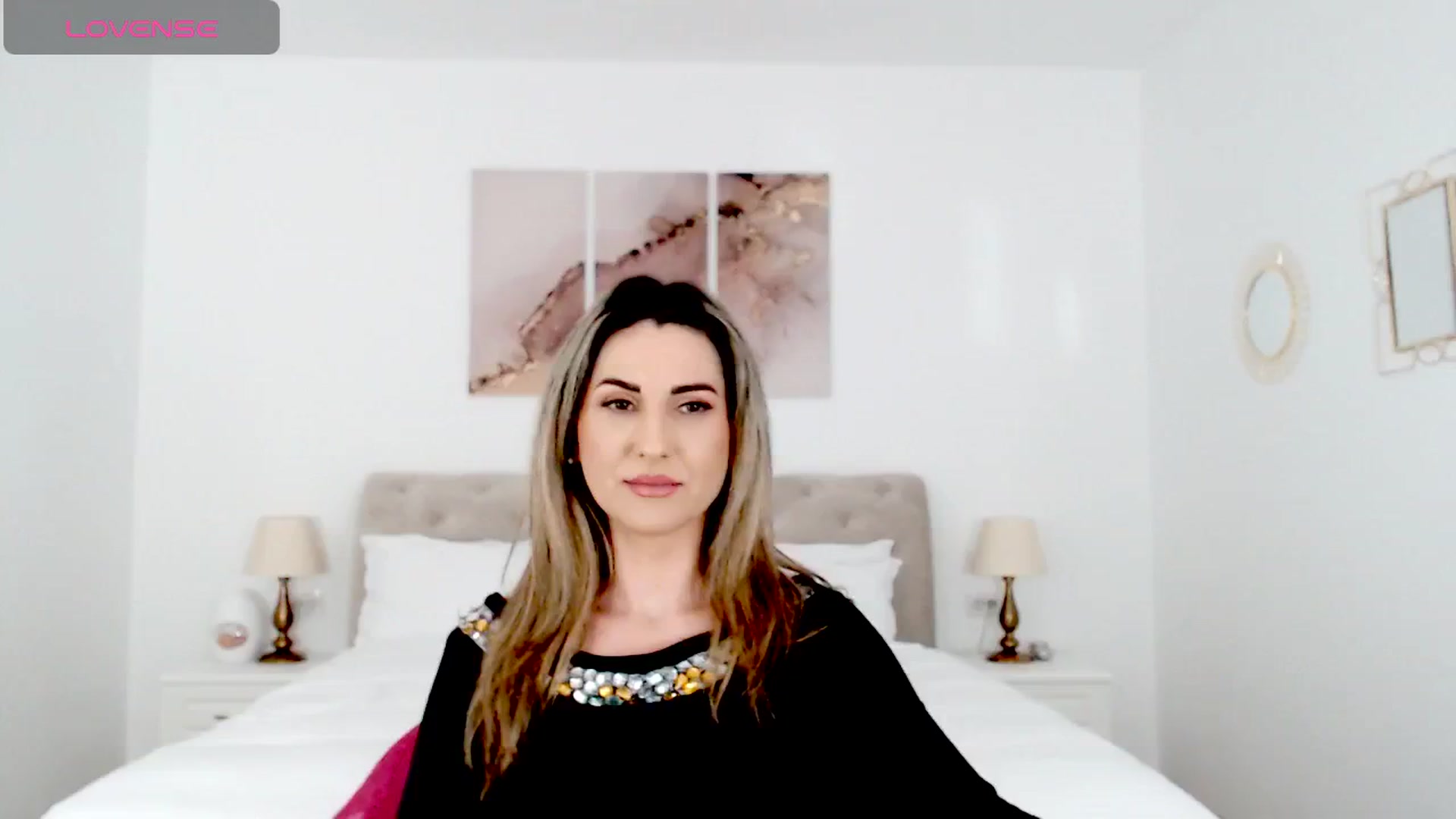 Gallery image thumbnail from AllieSweet's myfreecams stream on, 01/24/2025, 19:20 image 14 of 20