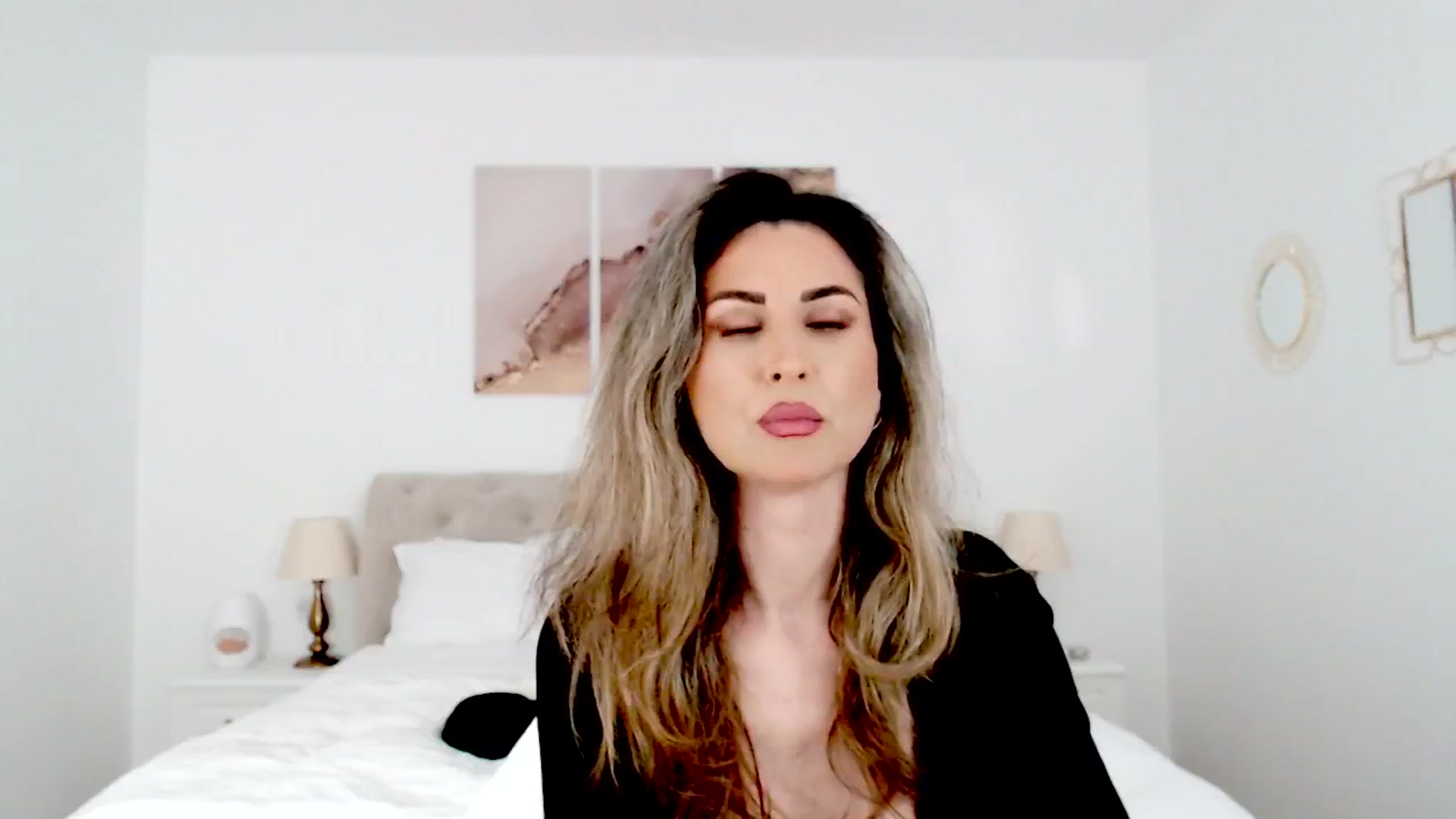 Gallery image thumbnail from AllieSweet's myfreecams stream on, 03/22/2025, 20:51 image 14 of 20