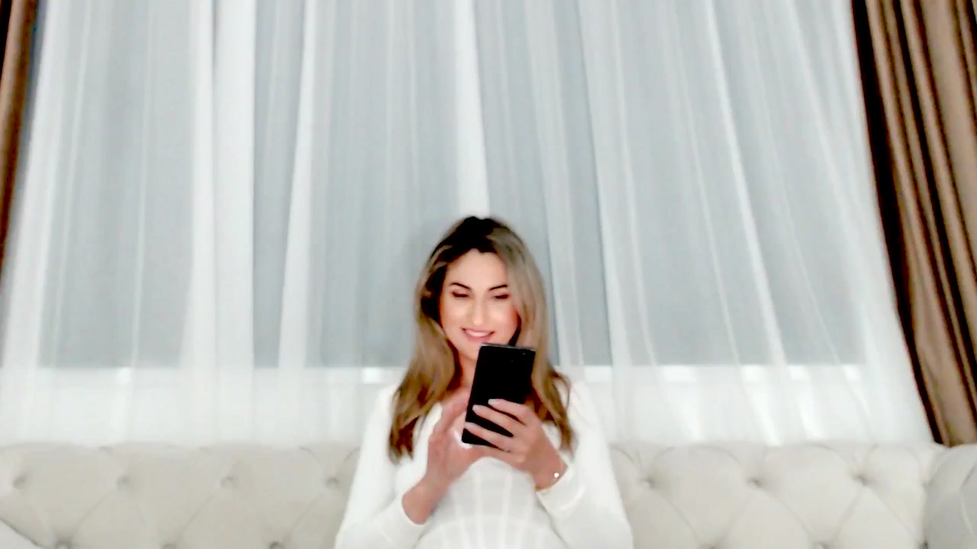 Gallery image thumbnail from AllieSweet's myfreecams stream on, 05/18/2025, 19:32 image 20 of 20