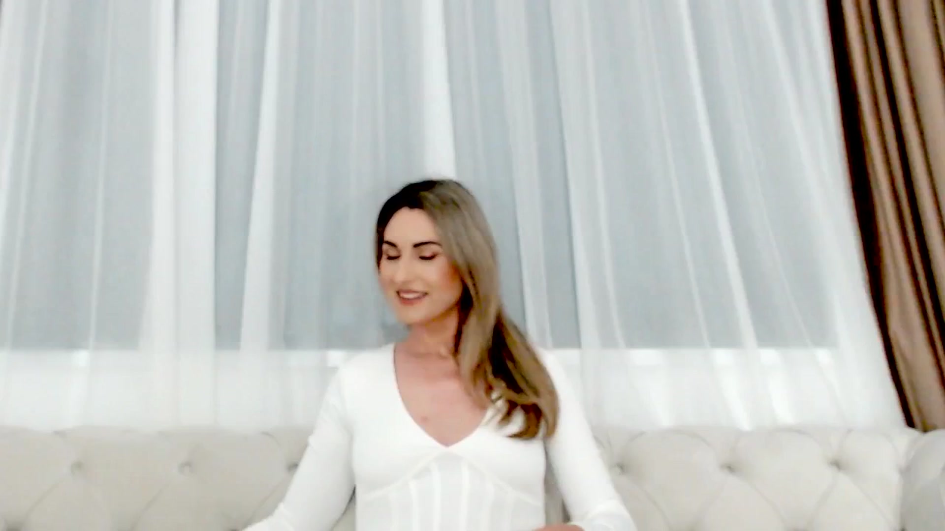Gallery image thumbnail from AllieSweet's myfreecams stream on, 05/18/2025, 19:32 image 2 of 20