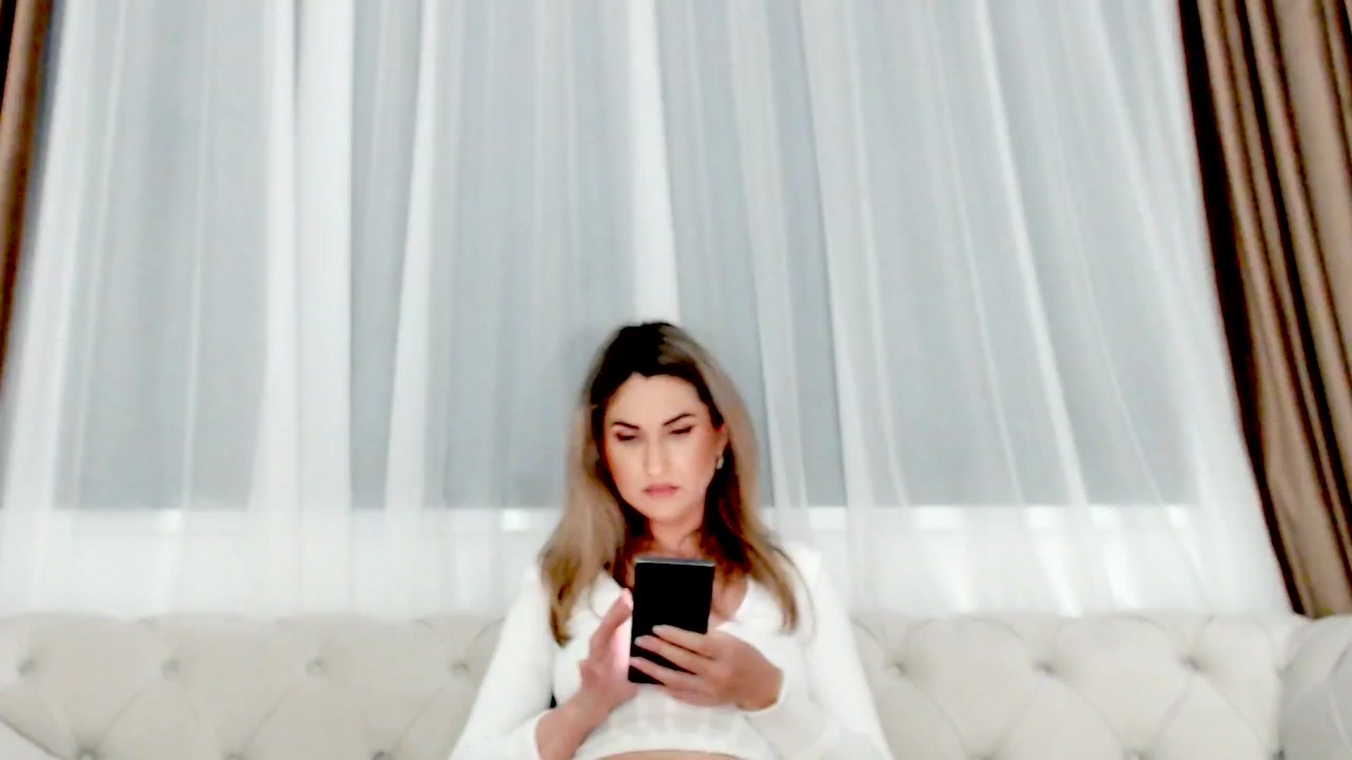 Gallery image thumbnail from AllieSweet's myfreecams stream on, 05/18/2025, 19:32 image 12 of 20