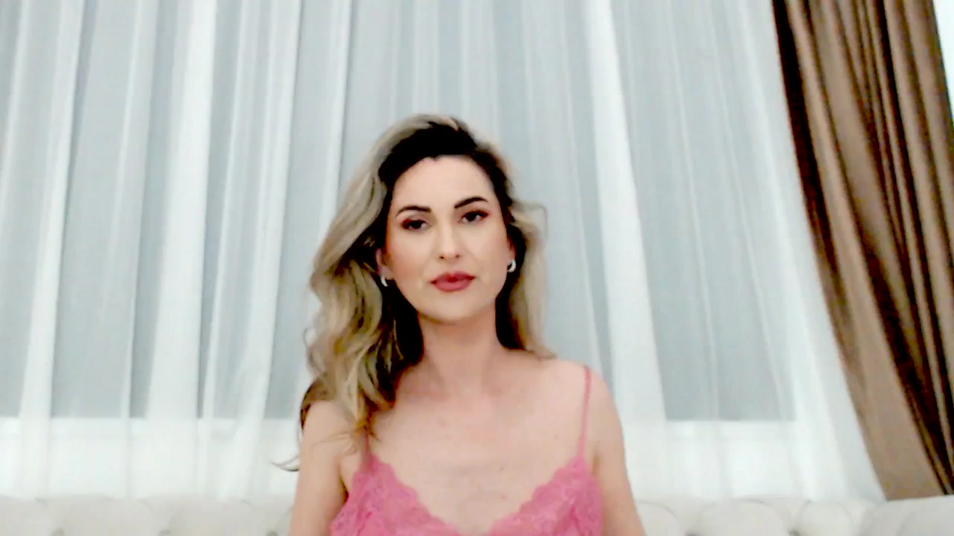 Gallery image thumbnail from AllieSweet's myfreecams stream on, 05/21/2025, 20:15 image 16 of 20