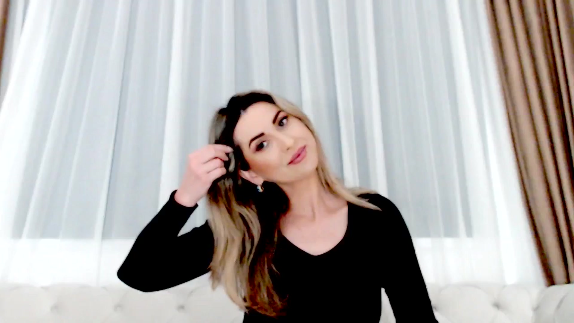 Gallery image thumbnail from AllieSweet's myfreecams stream on, 05/25/2025, 19:53 image 13 of 20