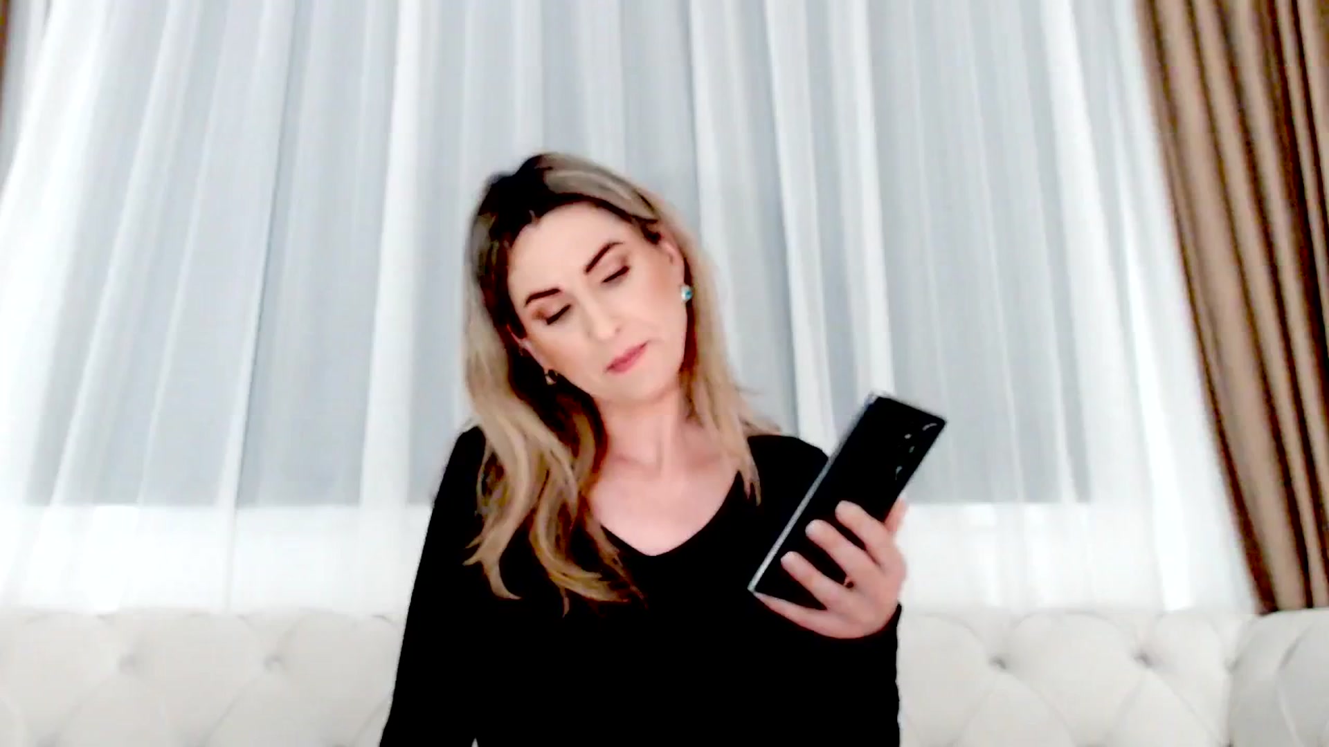 Gallery image thumbnail from AllieSweet's myfreecams stream on, 05/25/2025, 19:53 image 8 of 20