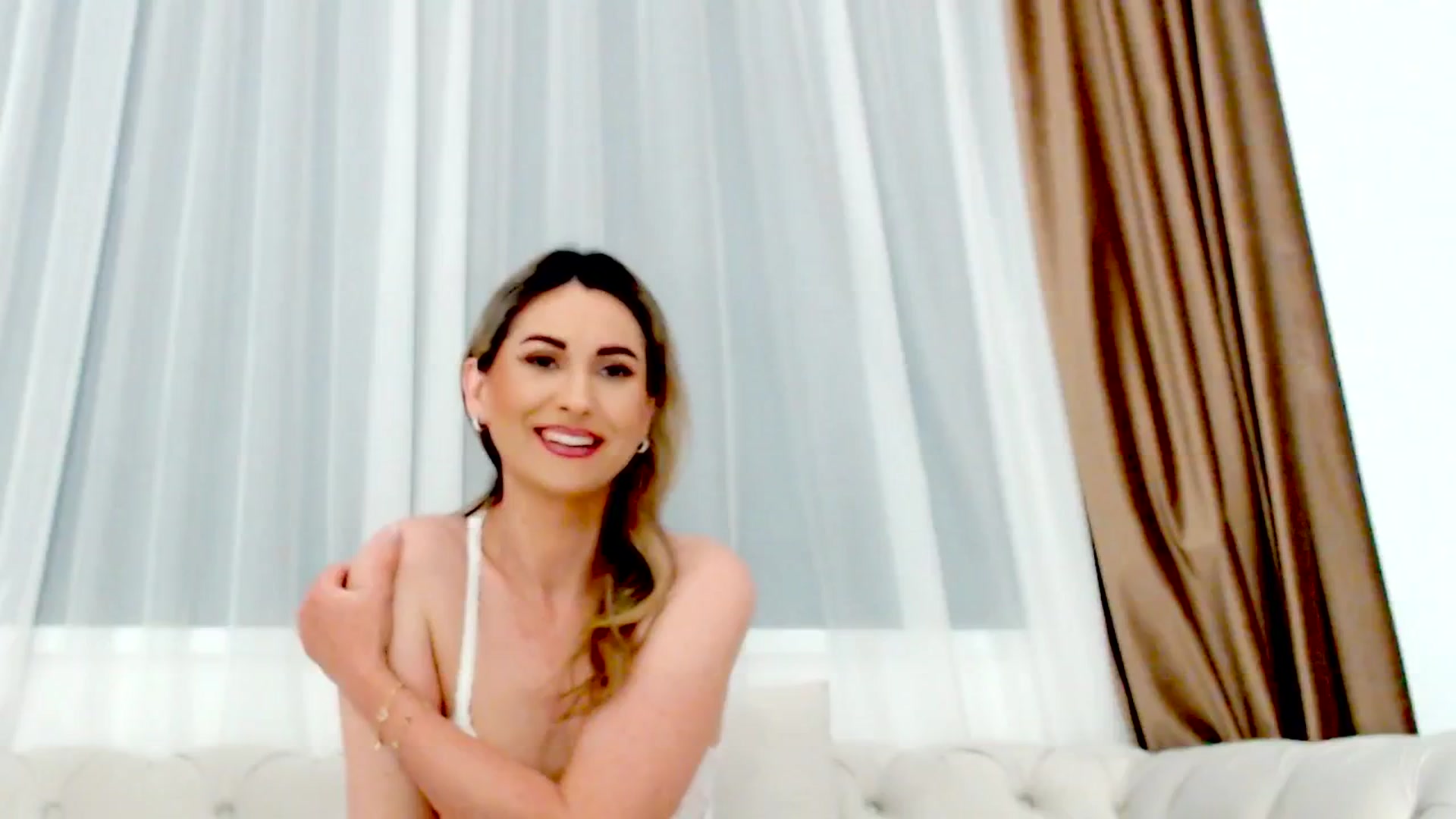 Gallery image thumbnail from AllieSweet's myfreecams stream on, 06/01/2025, 19:57 image 13 of 20