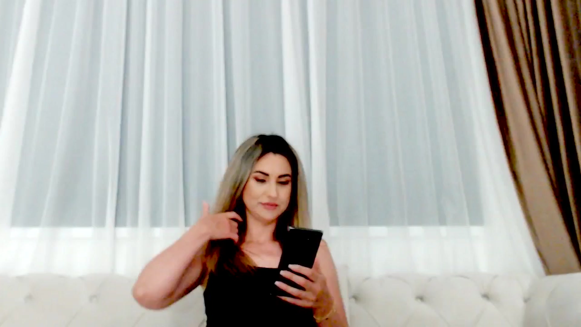 Gallery image thumbnail from AllieSweet's myfreecams stream on, 06/06/2025, 20:22 image 18 of 20