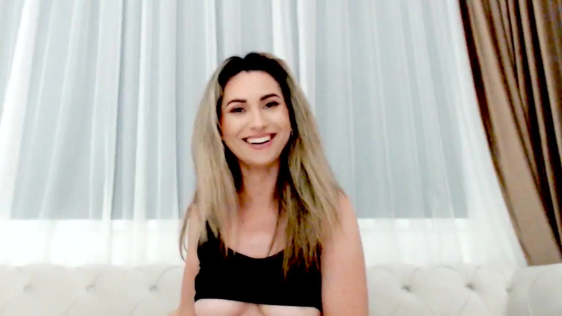 Gallery image thumbnail from AllieSweet's myfreecams stream on, 06/06/2025, 20:22 image 17 of 20
