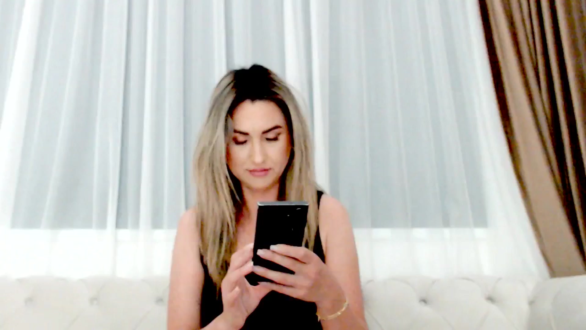 Gallery image thumbnail from AllieSweet's myfreecams stream on, 06/06/2025, 20:22 image 15 of 20