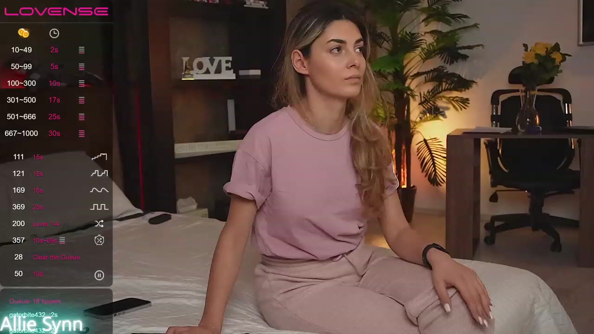 Gallery image thumbnail from Allie_Synn's myfreecams stream on, 12/15/2022, 10:15 image 5 of 20