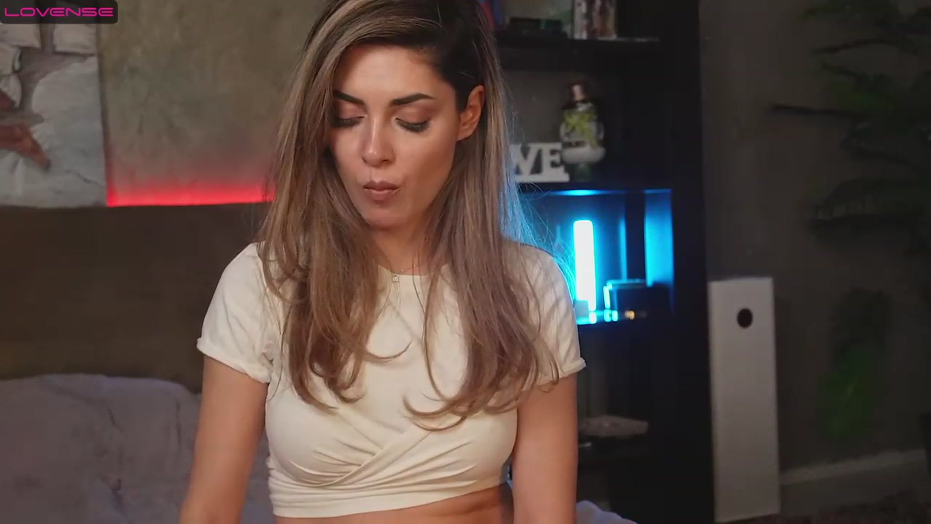 Gallery image thumbnail from Allie_Synn's myfreecams stream on, 02/09/2023, 18:15 image 14 of 20