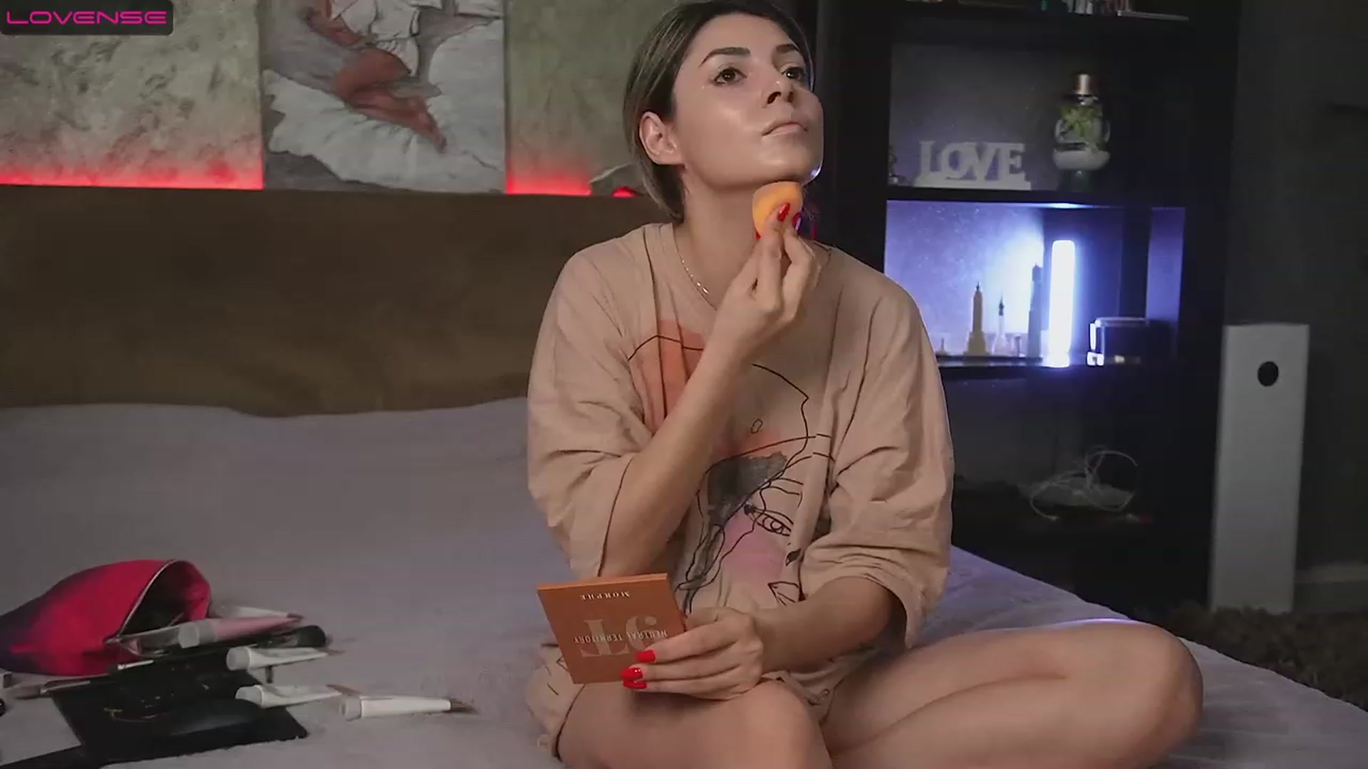 Gallery image thumbnail from Allie_Synn's myfreecams stream on, 02/16/2023, 06:45 image 1 of 20