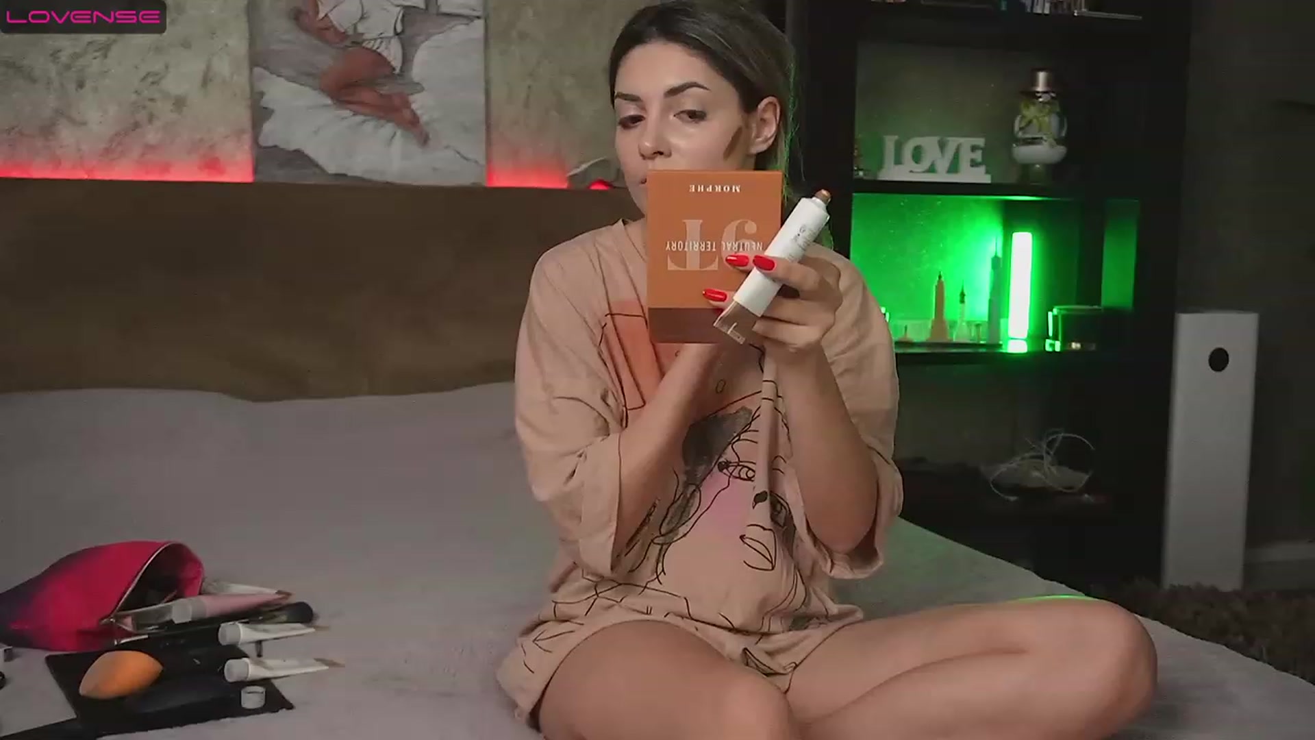 Gallery image thumbnail from Allie_Synn's myfreecams stream on, 02/16/2023, 06:45 image 2 of 20