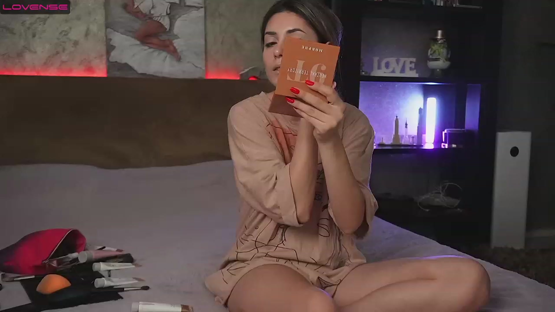 Gallery image thumbnail from Allie_Synn's myfreecams stream on, 02/16/2023, 06:45 image 4 of 20