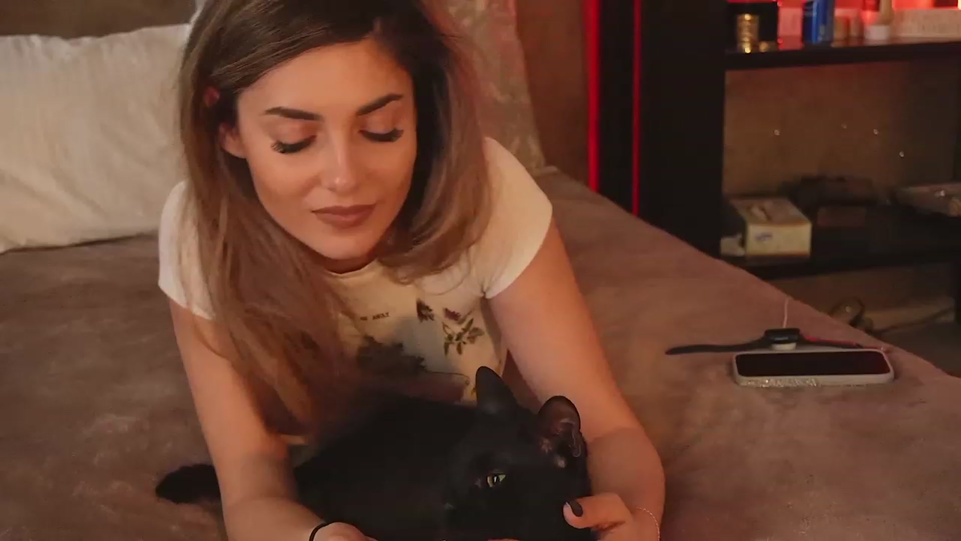 Gallery image thumbnail from Allie_Synn's myfreecams stream on, 03/21/2023, 11:09 image 9 of 20