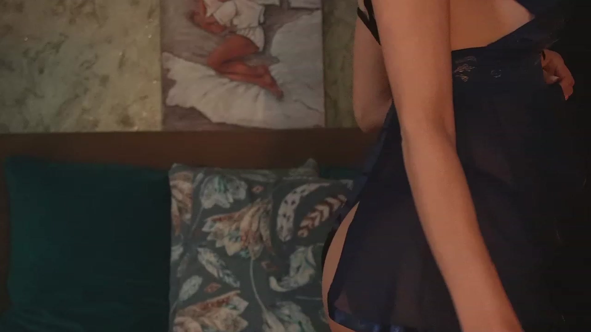Gallery image thumbnail from Allie_Synn's myfreecams stream on, 04/15/2023, 07:29 image 8 of 20