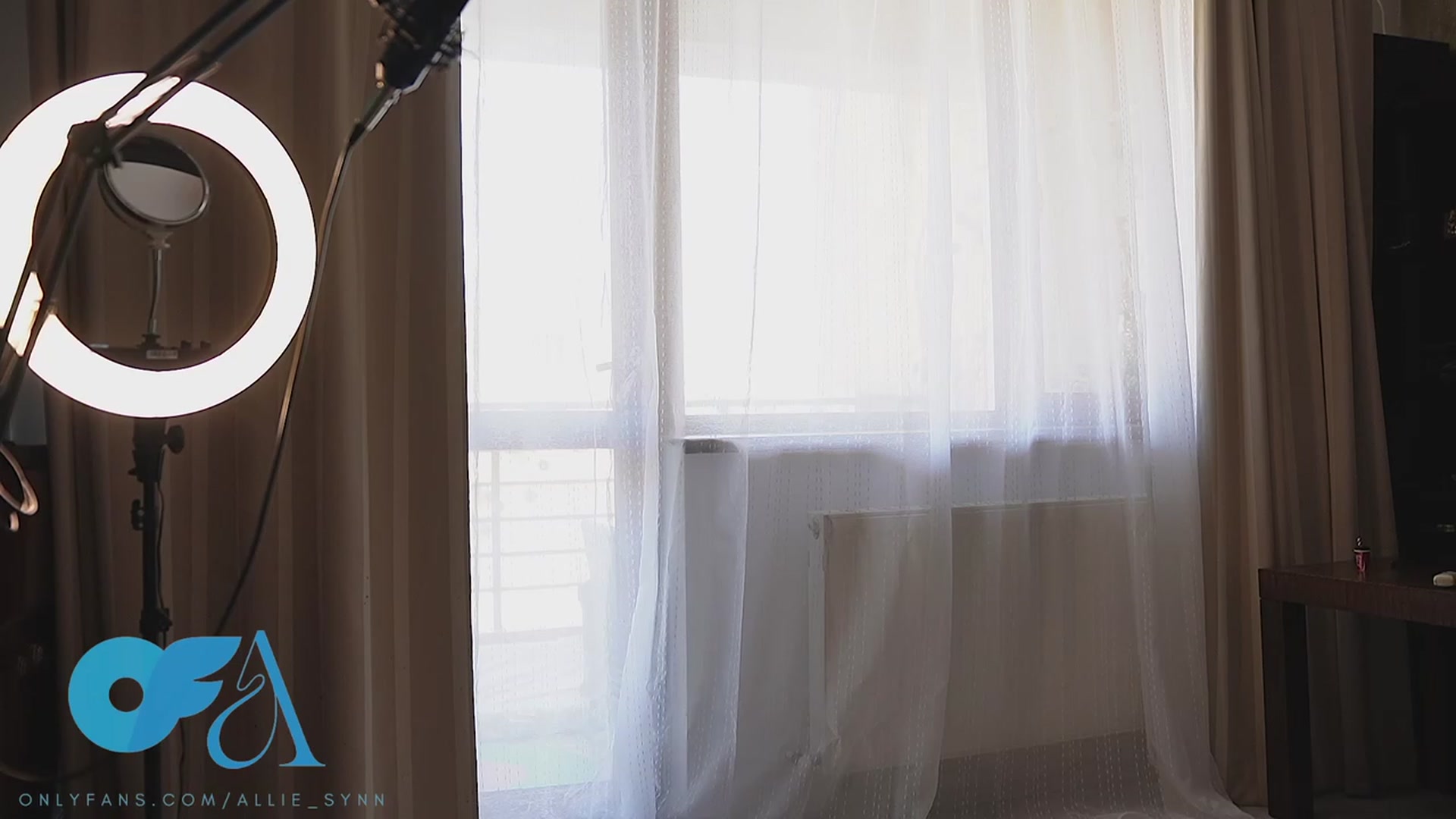 Gallery image thumbnail from Allie_Synn's myfreecams stream on, 08/21/2023, 06:11 image 10 of 20