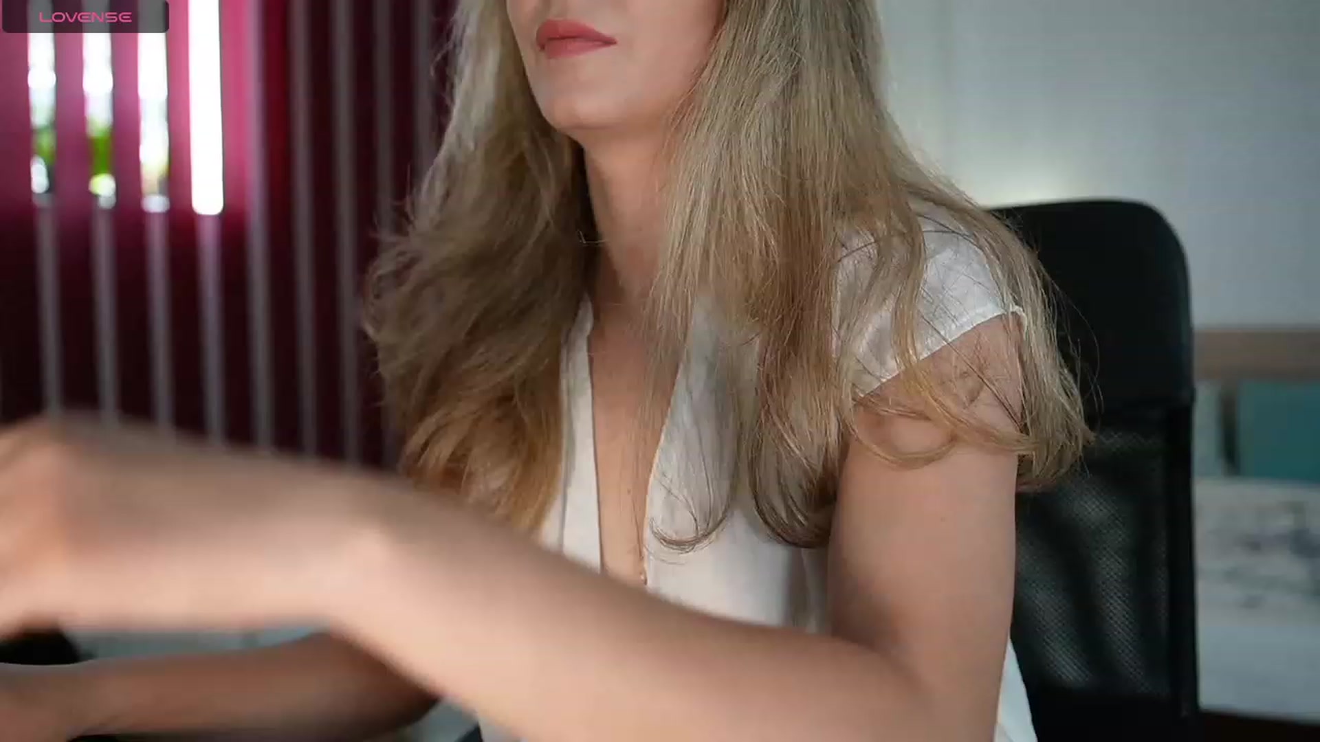 Gallery image thumbnail from Allie_Synn's myfreecams stream on, 08/23/2023, 08:08 image 8 of 20
