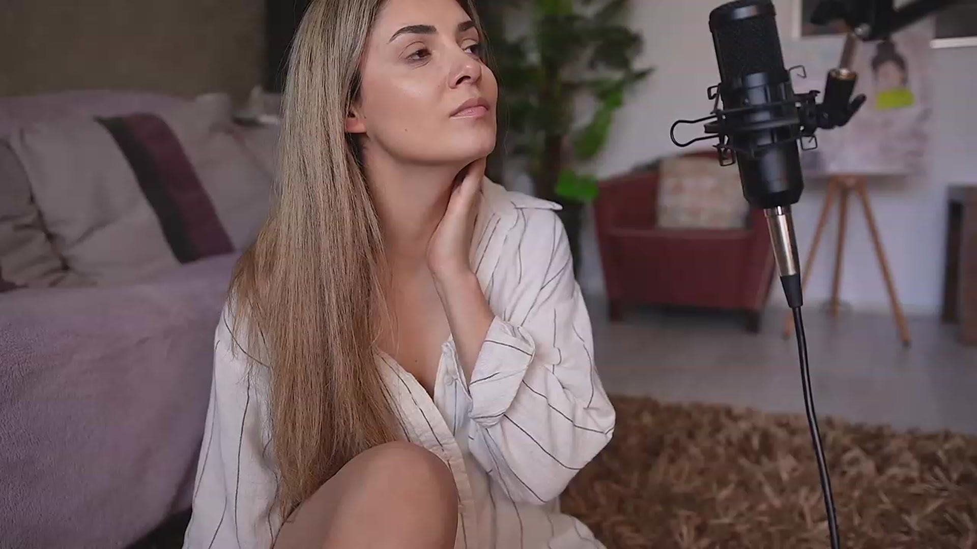 Gallery image thumbnail from Allie_Synn's myfreecams stream on, 09/10/2023, 12:38 image 8 of 20