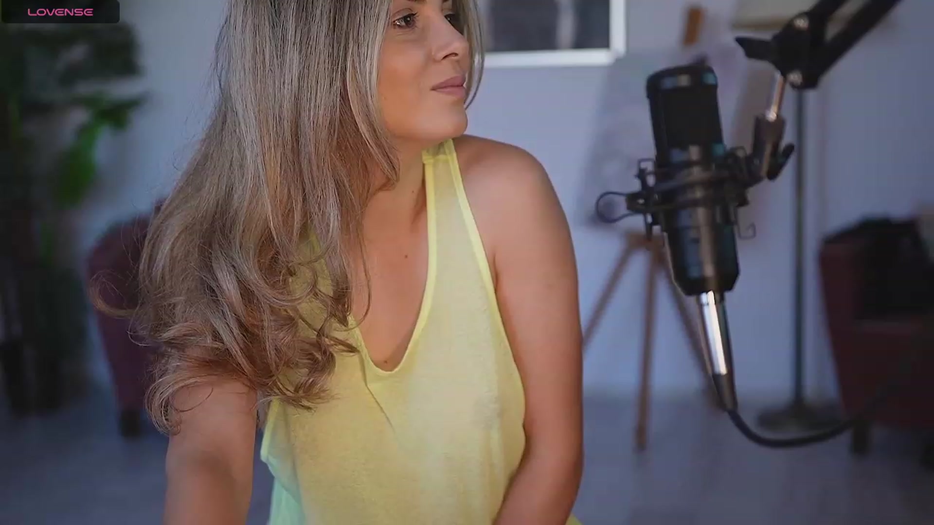 Gallery image thumbnail from Allie_Synn's myfreecams stream on, 09/17/2023, 06:36 image 14 of 20