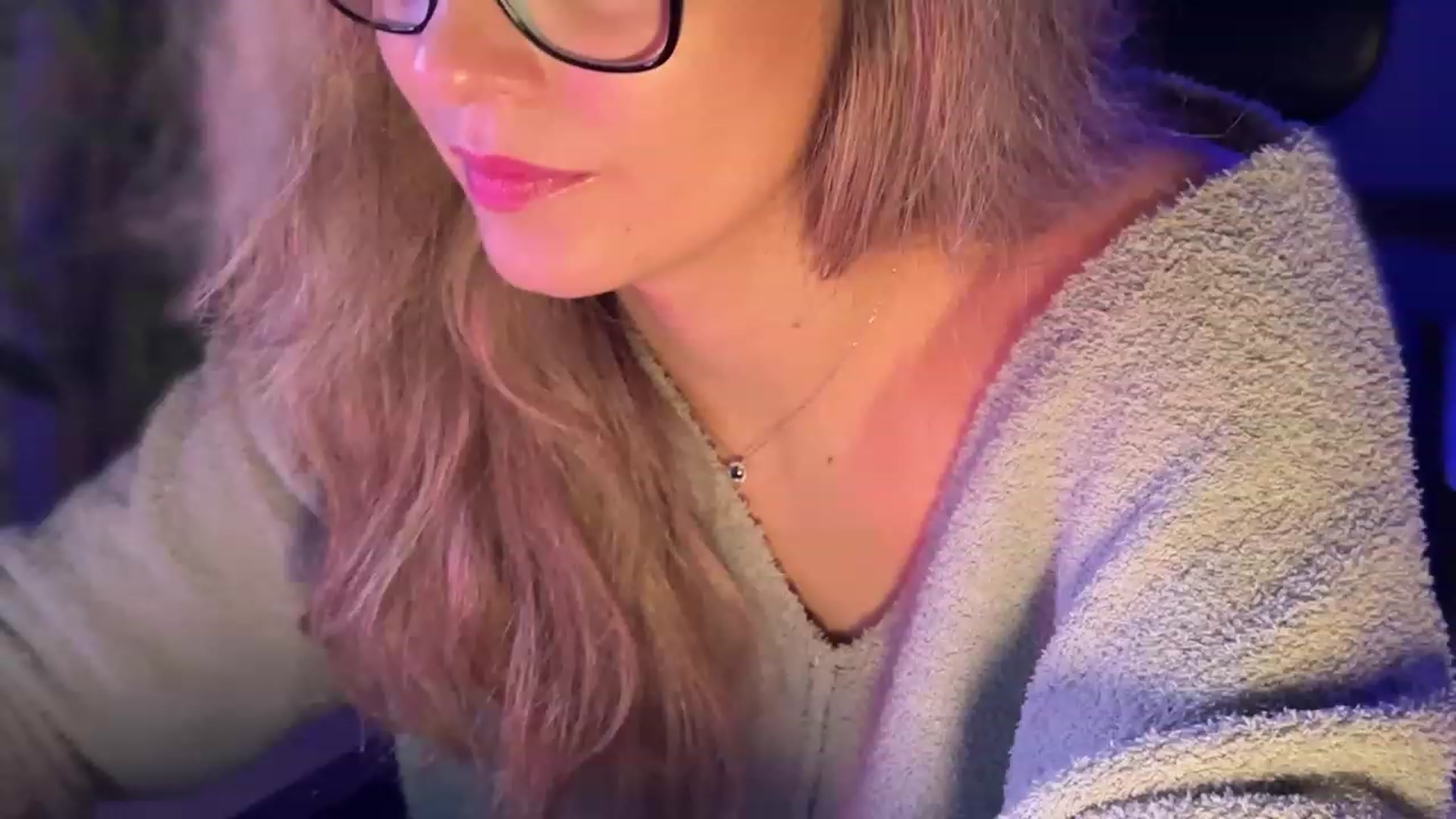 Gallery image thumbnail from Allie_Synn's myfreecams stream on, 11/24/2023, 18:32 image 3 of 20