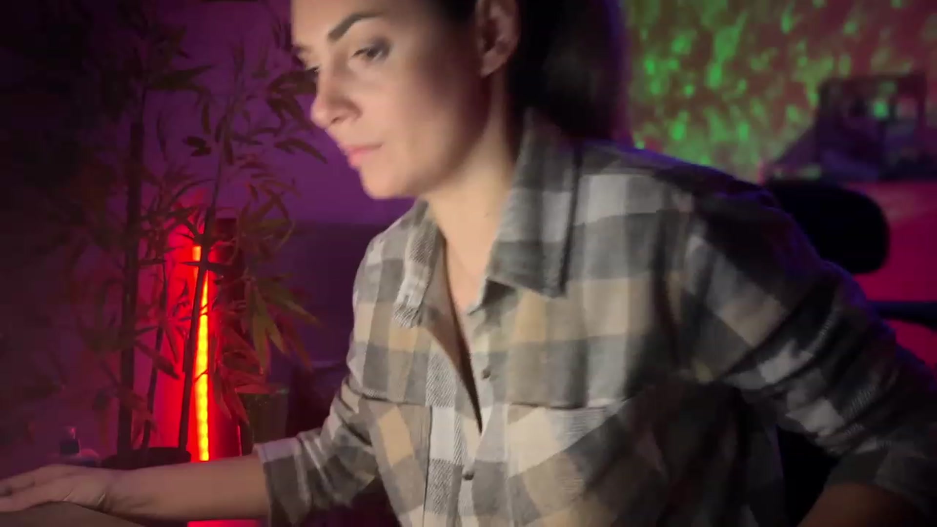 Gallery image thumbnail from Allie_Synn's myfreecams stream on, 11/26/2023, 20:47 image 14 of 20