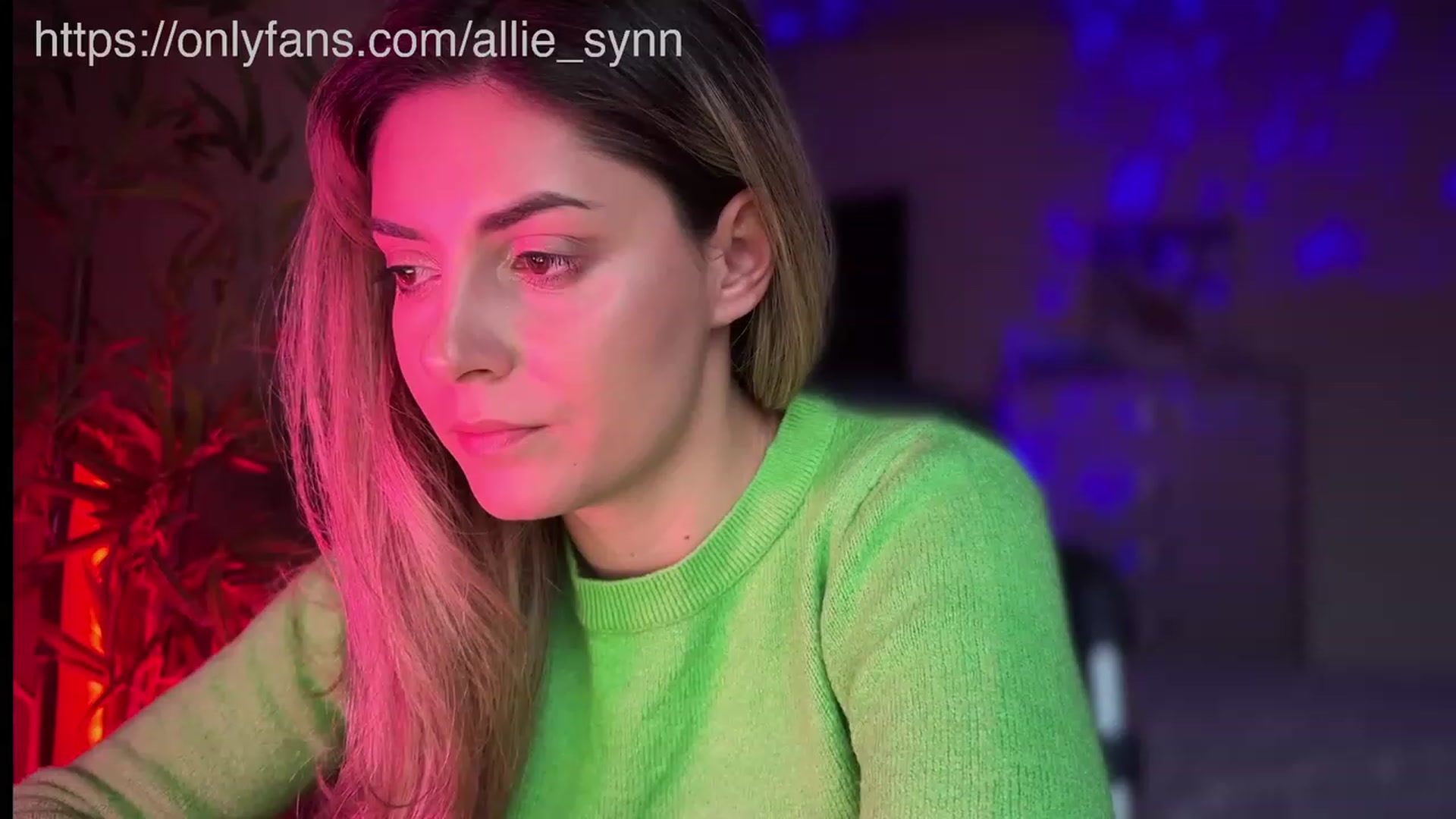 Gallery image thumbnail from Allie_Synn's myfreecams stream on, 11/28/2023, 14:33 image 17 of 20