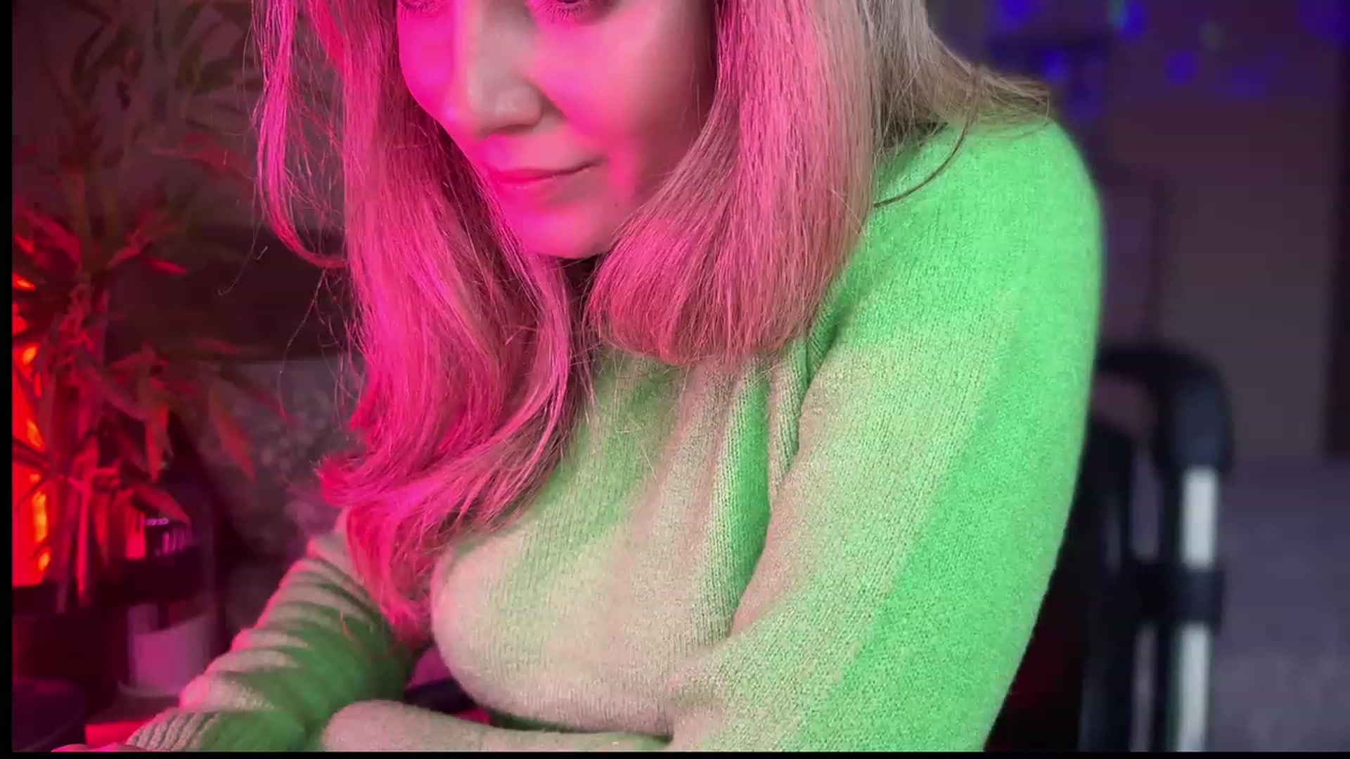 Gallery image thumbnail from Allie_Synn's myfreecams stream on, 11/28/2023, 14:33 image 8 of 20