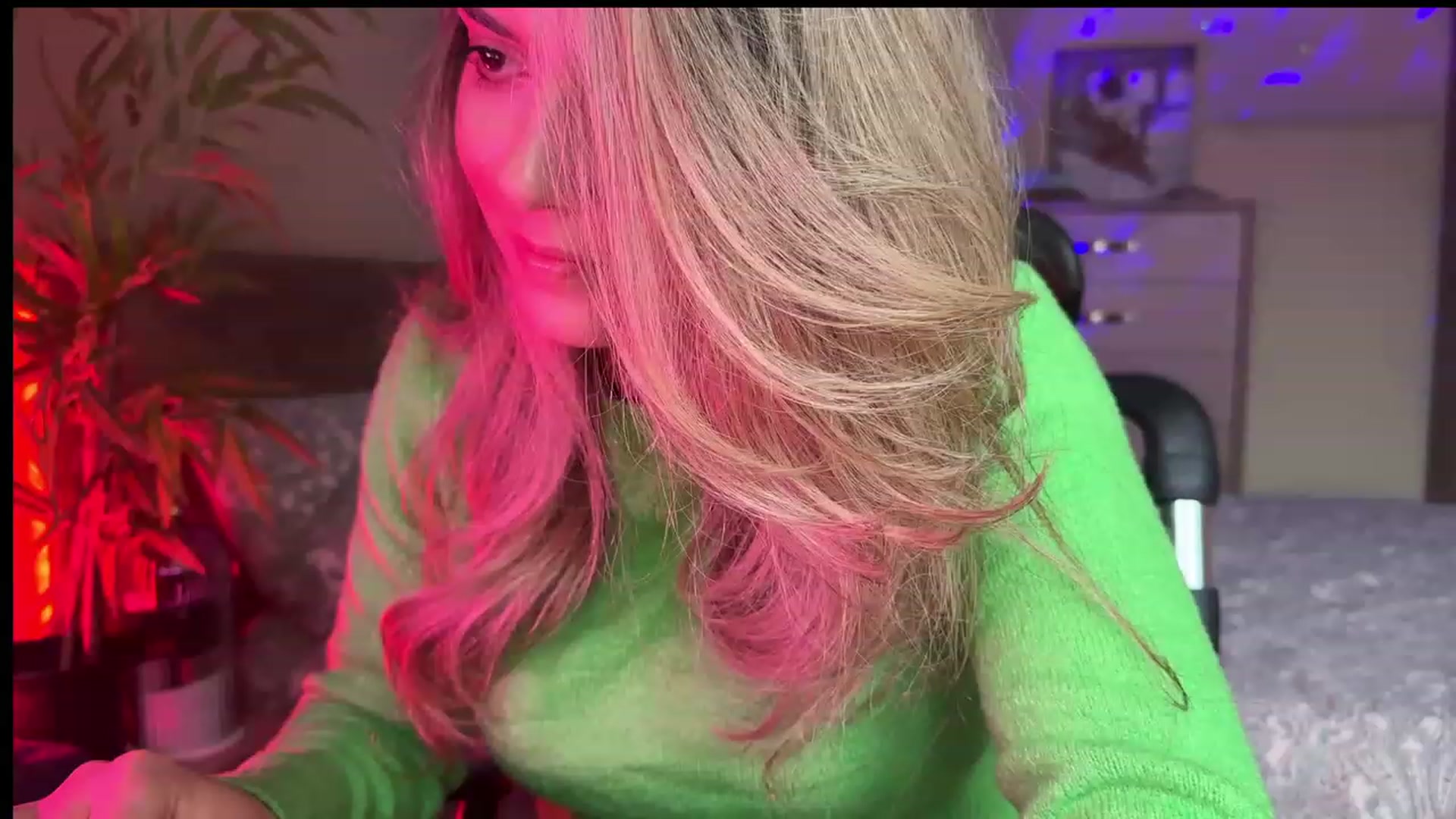 Gallery image thumbnail from Allie_Synn's myfreecams stream on, 11/28/2023, 14:33 image 9 of 20