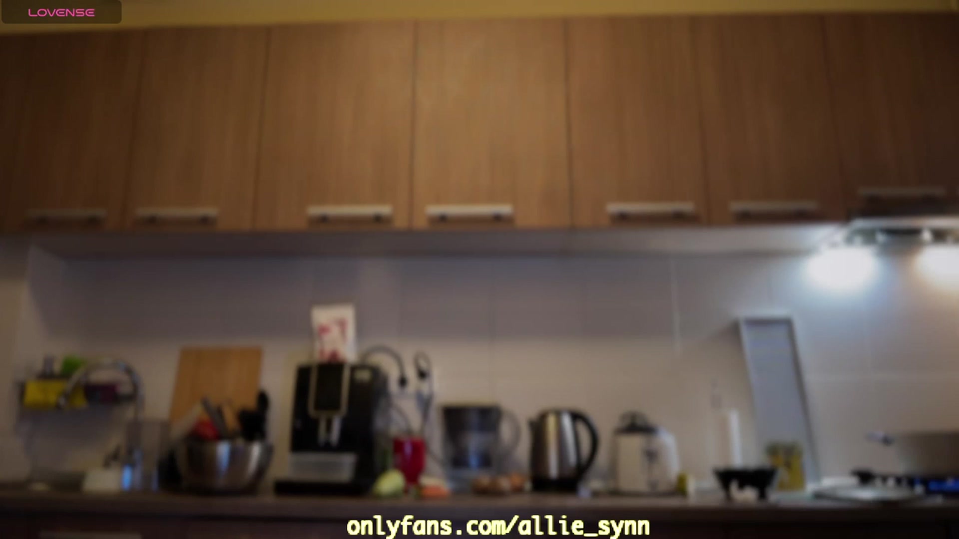 Gallery image thumbnail from Allie_Synn's myfreecams stream on, 12/12/2023, 16:25 image 1 of 20