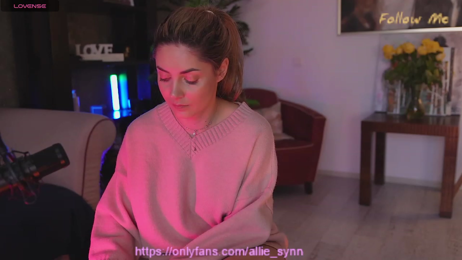 Gallery image thumbnail from Allie_Synn's myfreecams stream on, 12/27/2023, 13:55 image 10 of 20