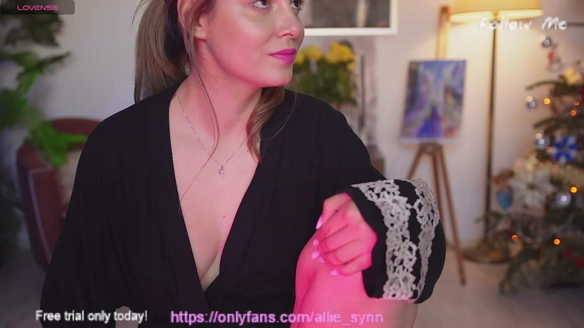 Gallery image thumbnail from Allie_Synn's myfreecams stream on, 12/28/2023, 08:04 image 14 of 20