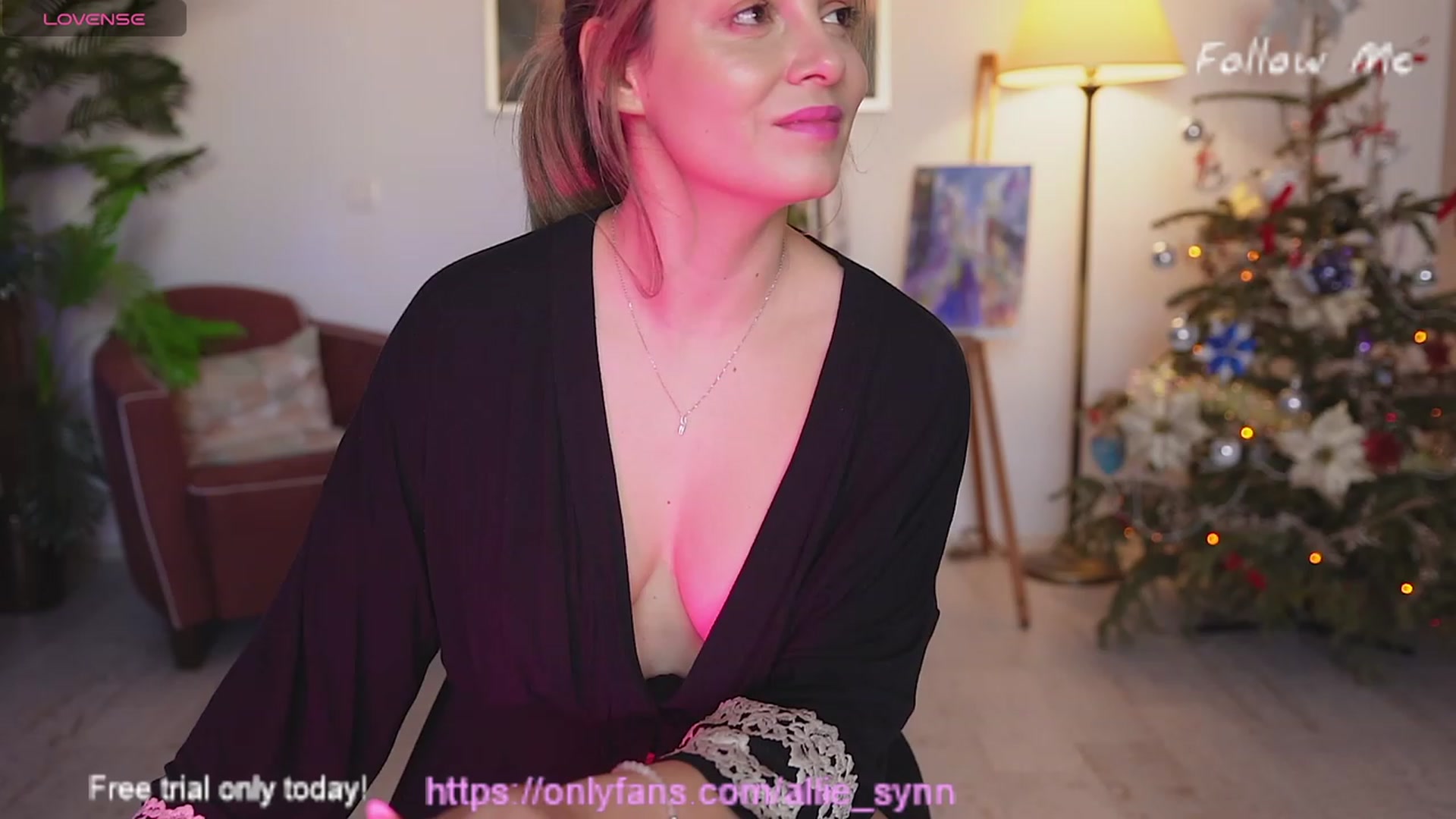 Gallery image thumbnail from Allie_Synn's myfreecams stream on, 12/28/2023, 08:04 image 8 of 20