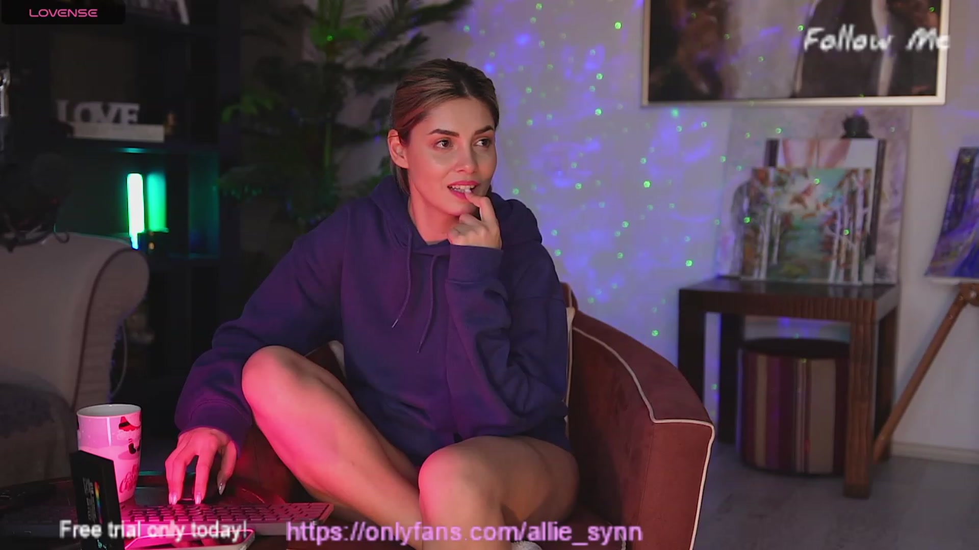 Gallery image thumbnail from Allie_Synn's myfreecams stream on, 12/28/2023, 14:52 image 13 of 20