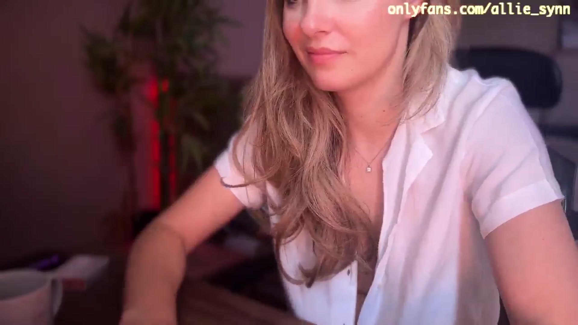Gallery image thumbnail from Allie_Synn's myfreecams stream on, 05/12/2024, 09:37 image 16 of 20