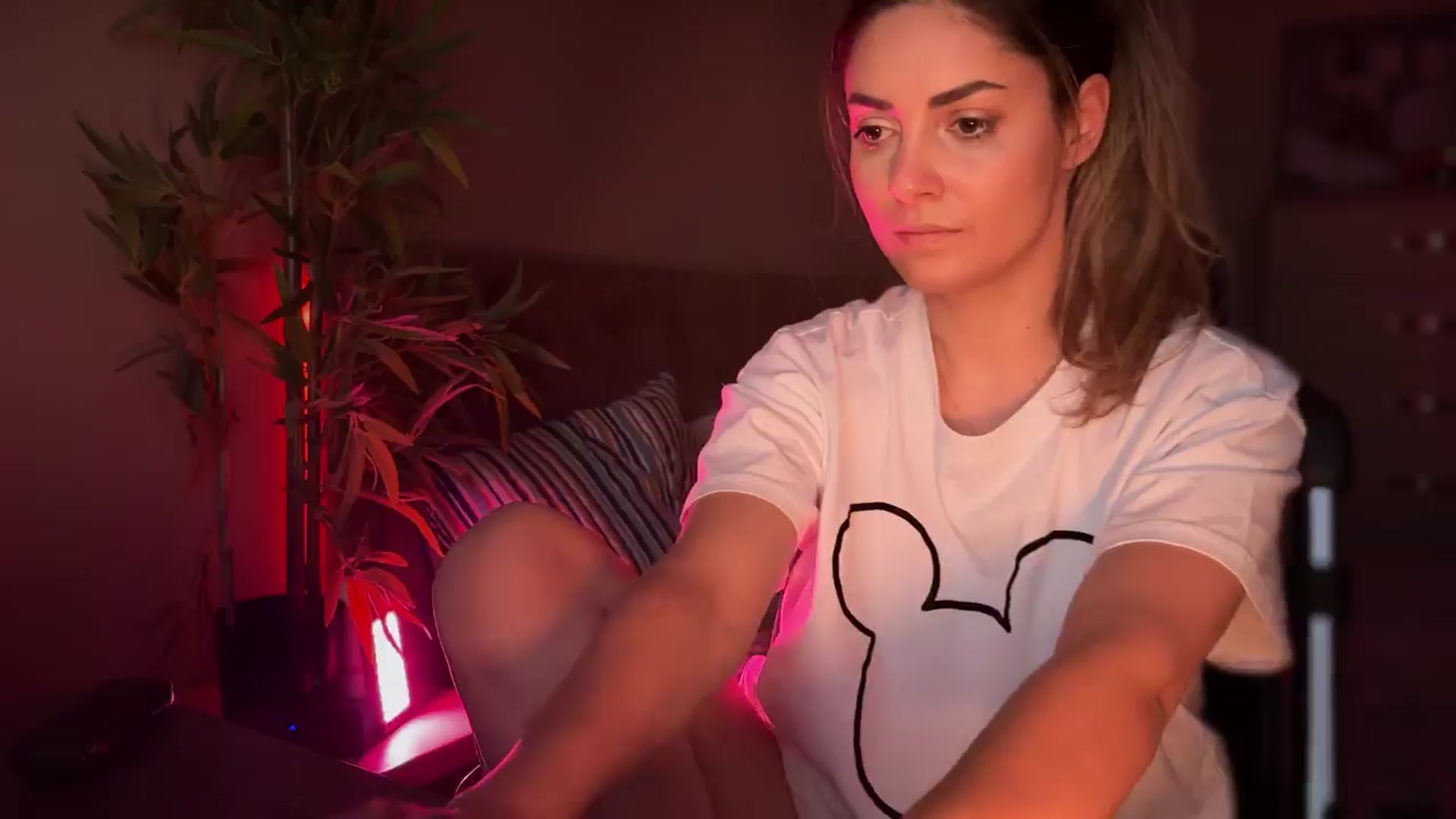 Gallery image thumbnail from Allie_Synn's myfreecams stream on, 05/14/2024, 16:05 image 6 of 20