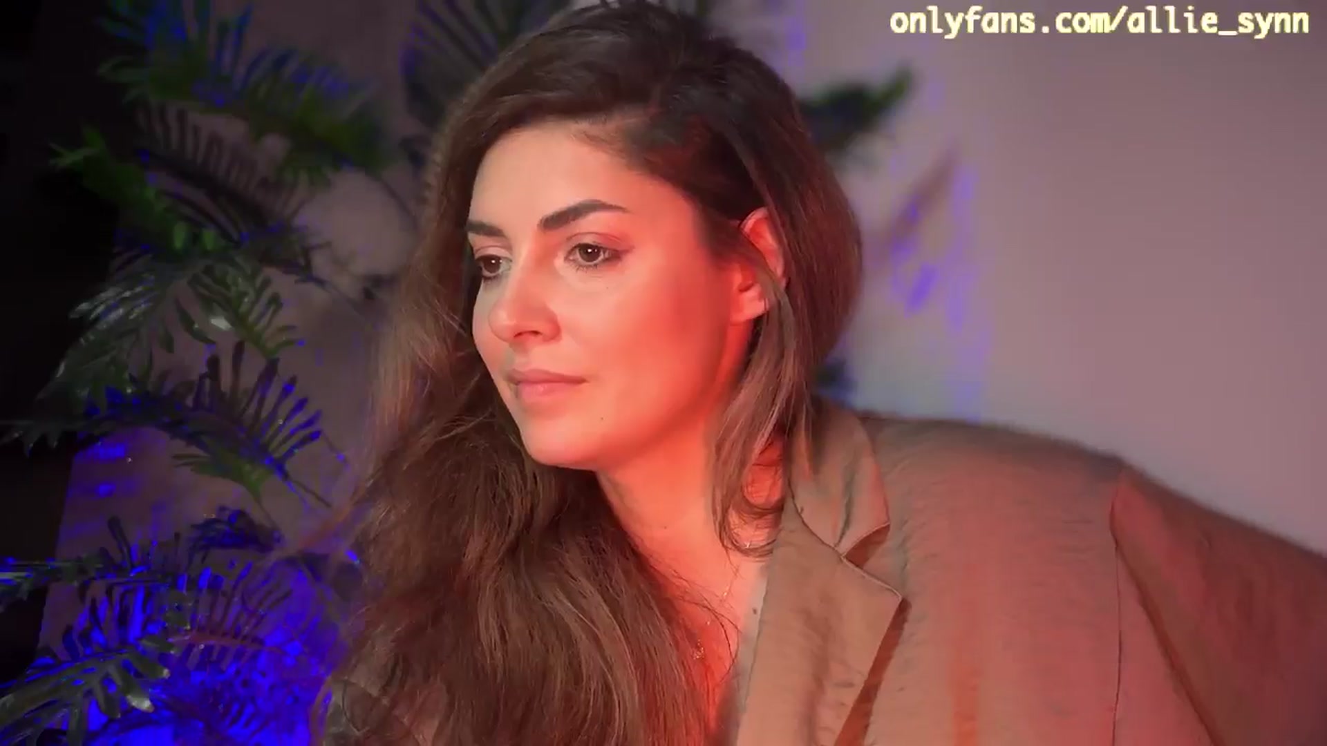 Gallery image thumbnail from Allie_Synn's myfreecams stream on, 05/20/2024, 10:30 image 16 of 20