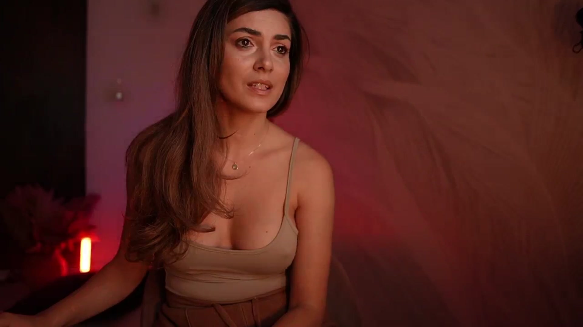 Gallery image thumbnail from Allie_Synn's myfreecams stream on, 10/19/2024, 06:22 image 8 of 20