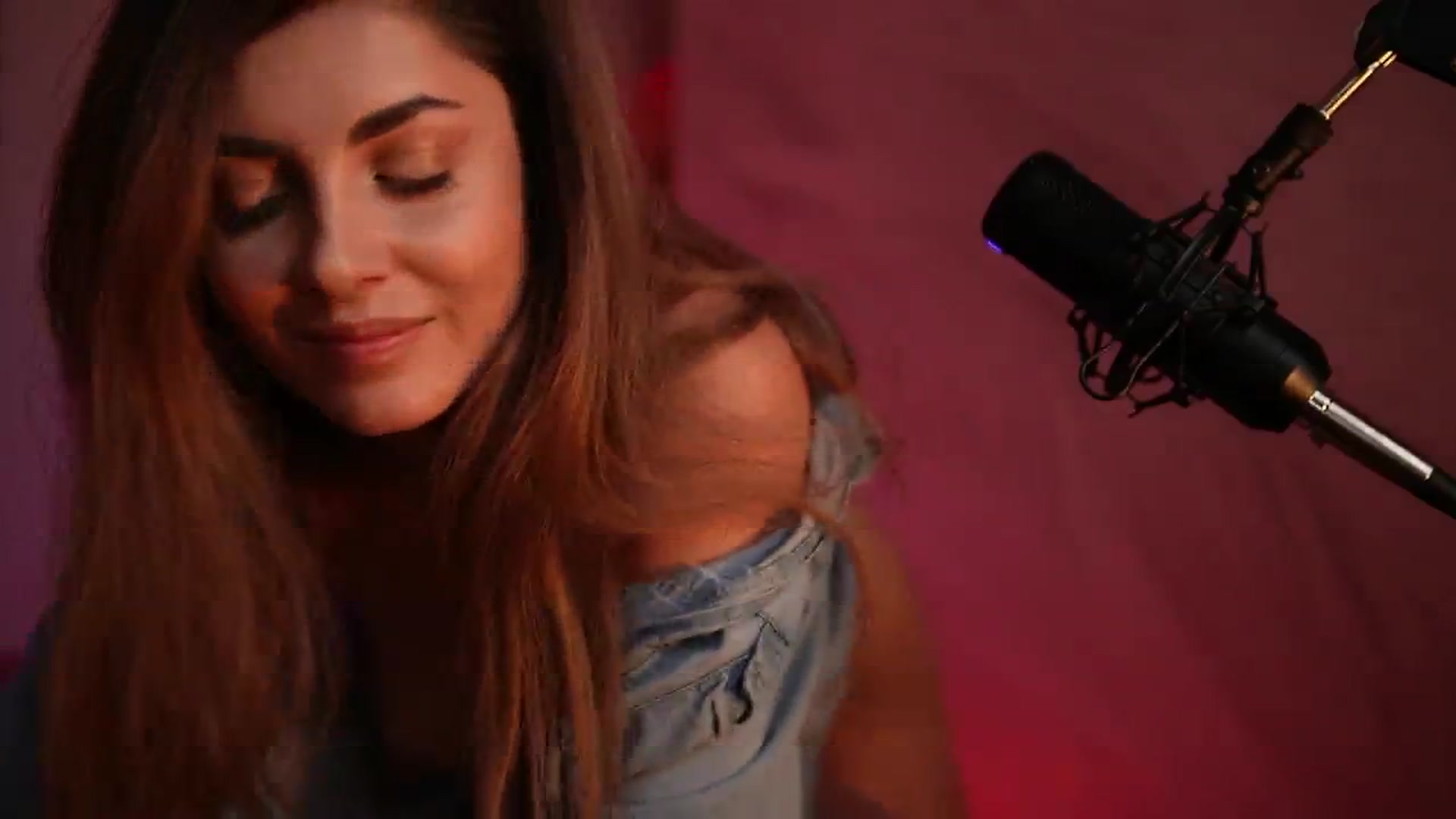 Gallery image thumbnail from Allie_Synn's myfreecams stream on, 10/26/2024, 07:59 image 2 of 20
