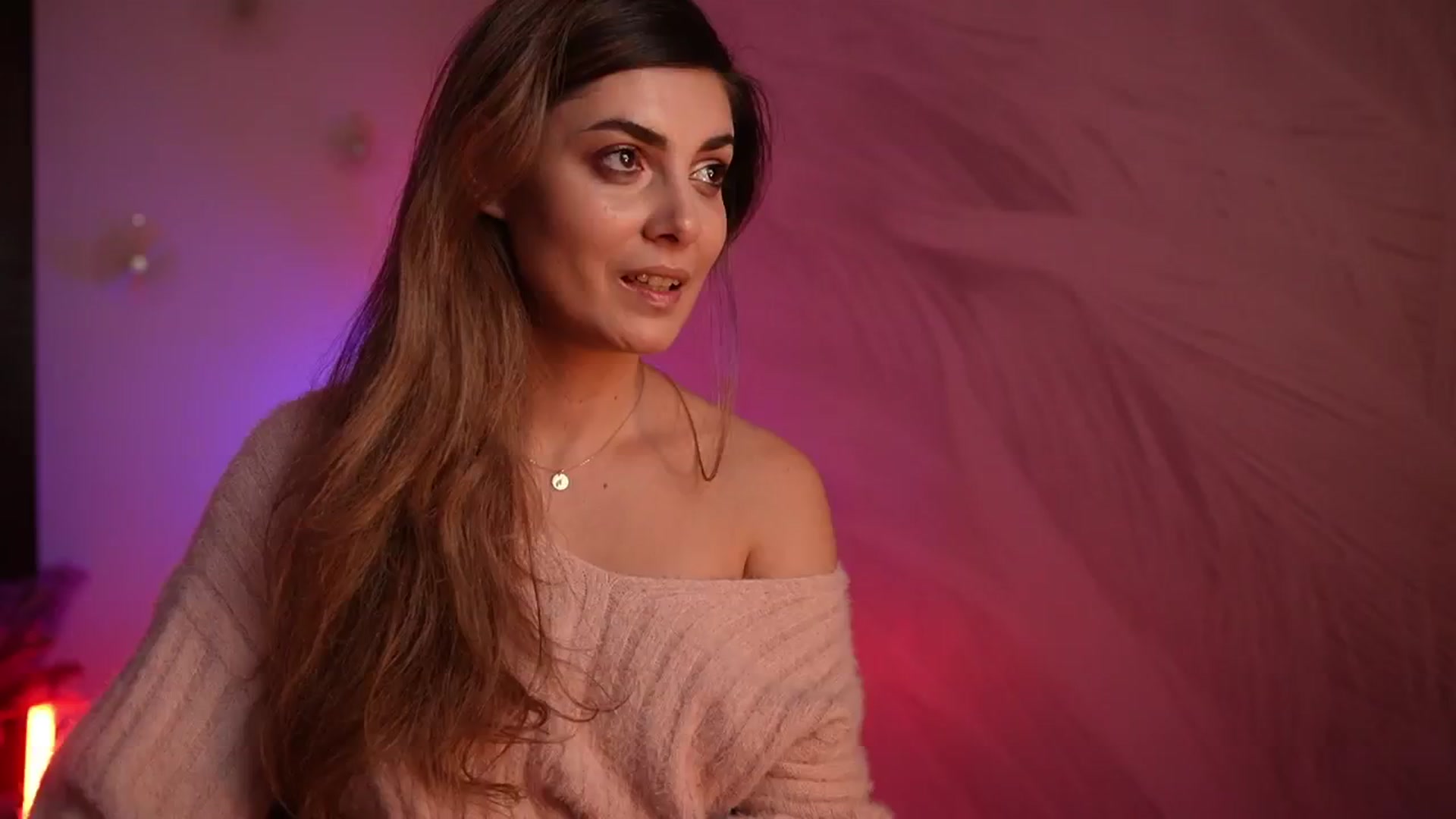 Gallery image thumbnail from Allie_Synn's myfreecams stream on, 10/31/2024, 08:29 image 4 of 20