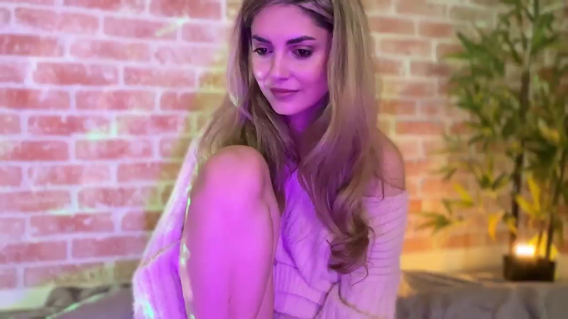 Gallery image thumbnail from Allie_Synn's myfreecams stream on, 12/11/2024, 11:27 image 18 of 20