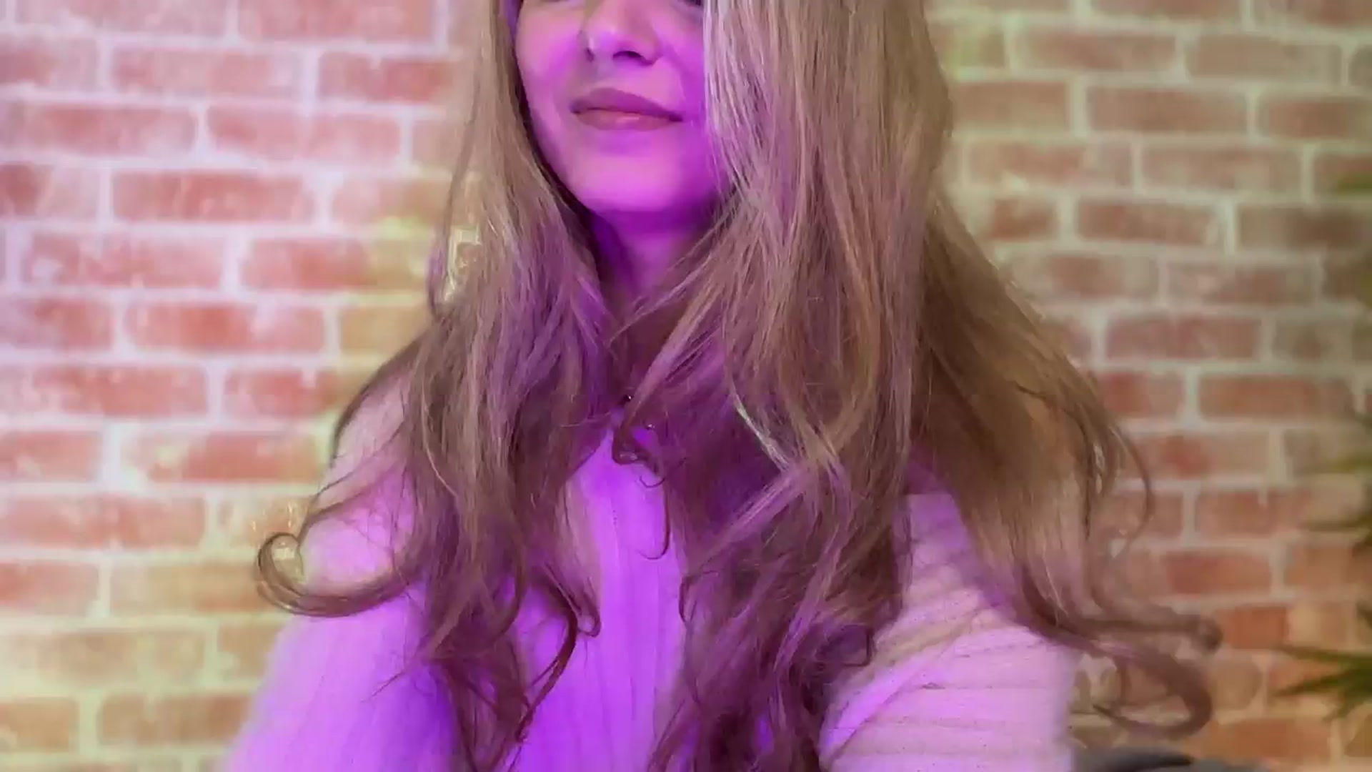 Gallery image thumbnail from Allie_Synn's myfreecams stream on, 12/11/2024, 12:35 image 2 of 20