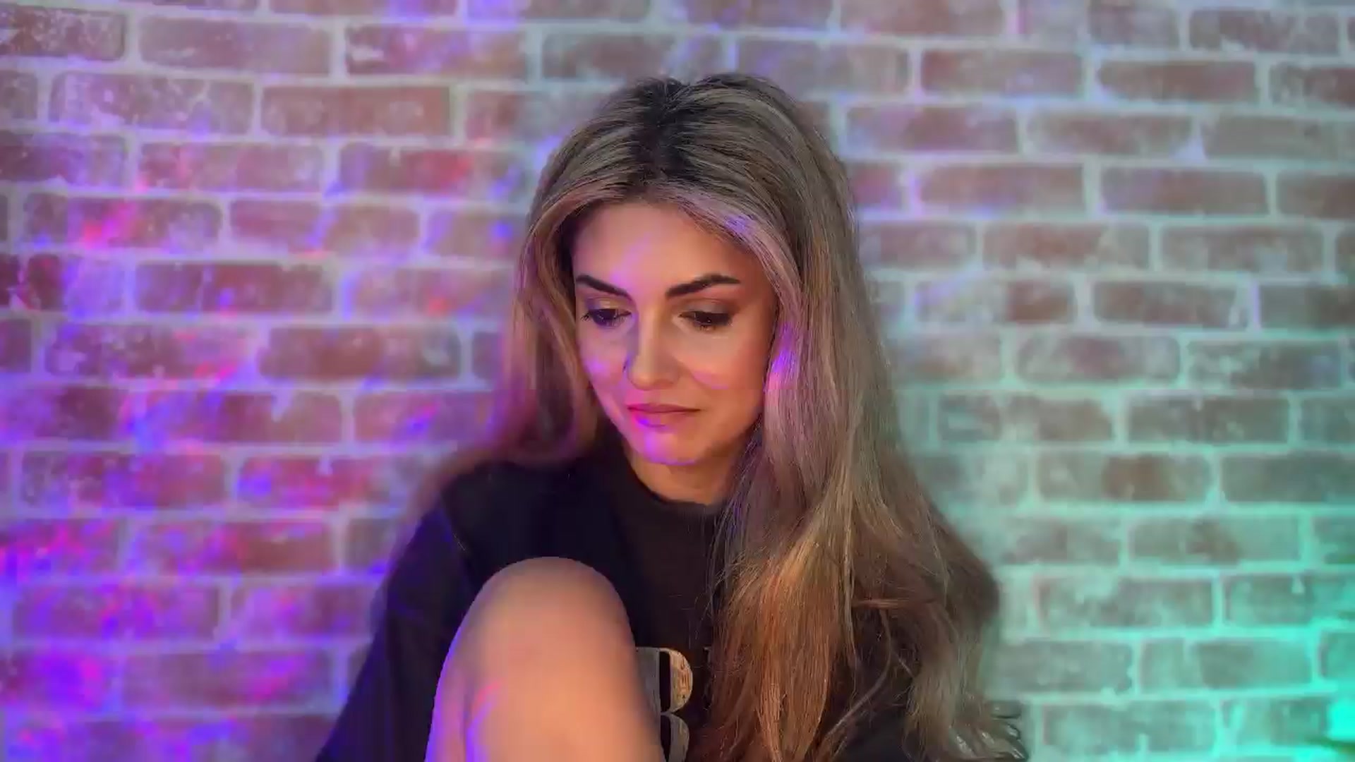 Gallery image thumbnail from Allie_Synn's myfreecams stream on, 12/12/2024, 13:06 image 4 of 20