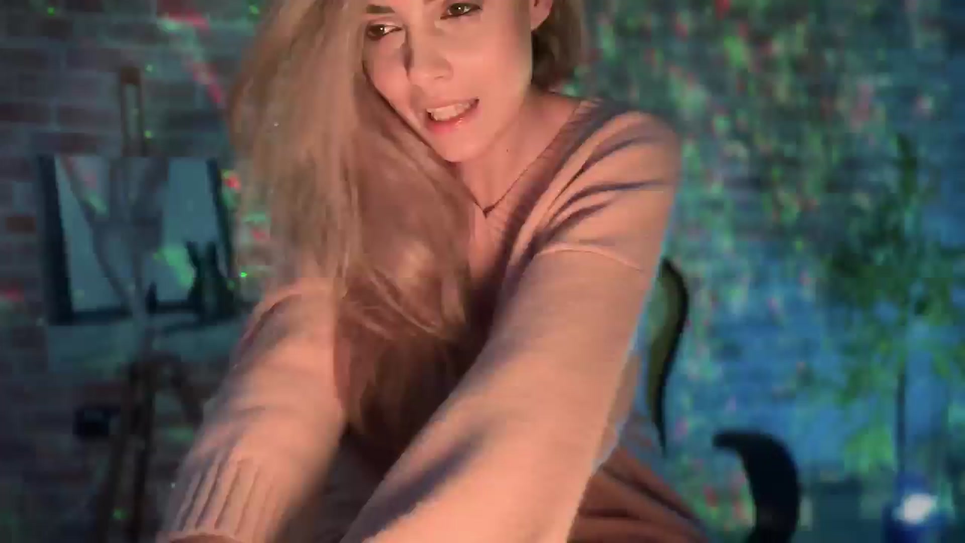 Gallery image thumbnail from Allie_Synn's myfreecams stream on, 12/16/2024, 14:52 image 16 of 20