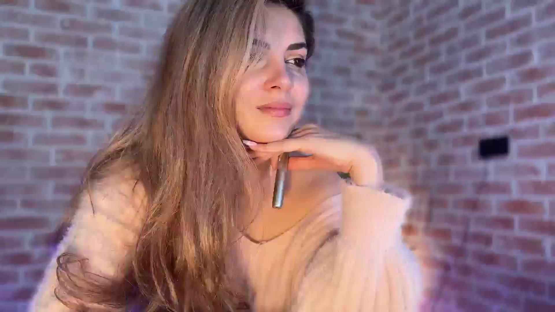 Gallery image thumbnail from Allie_Synn's myfreecams stream on, 12/20/2024, 15:53 image 5 of 20