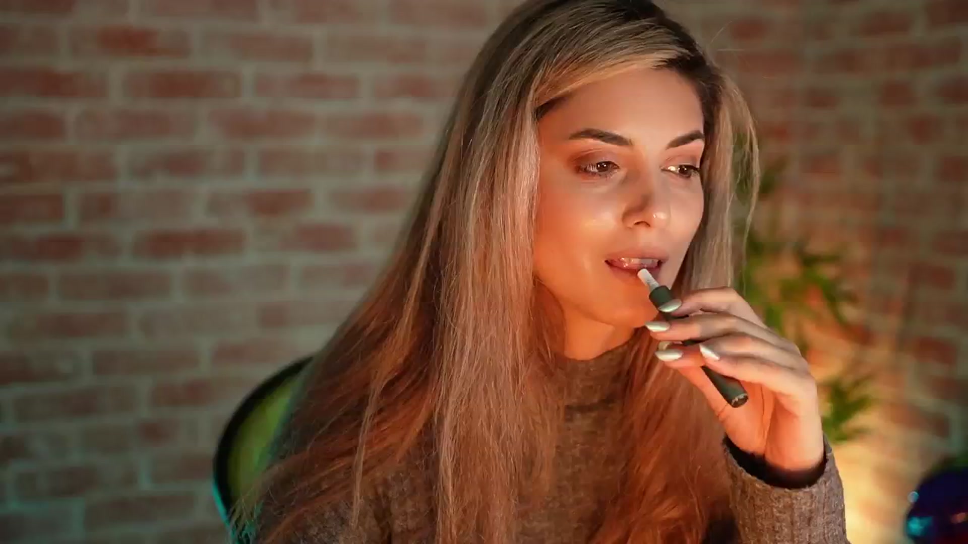 Gallery image thumbnail from Allie_Synn's myfreecams stream on, 12/30/2024, 07:33 image 14 of 20