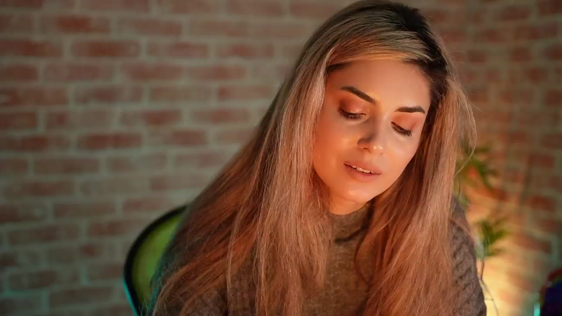 Gallery image thumbnail from Allie_Synn's myfreecams stream on, 12/30/2024, 07:33 image 17 of 20
