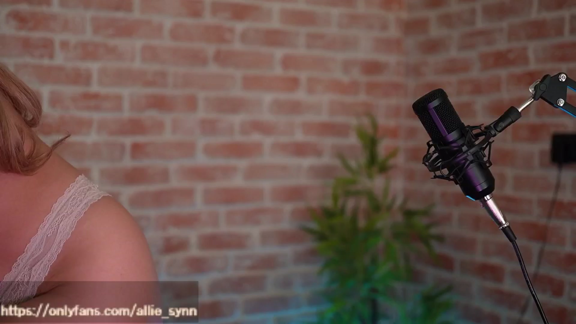 Gallery image thumbnail from Allie_Synn's myfreecams stream on, 01/10/2025, 08:40 image 13 of 20