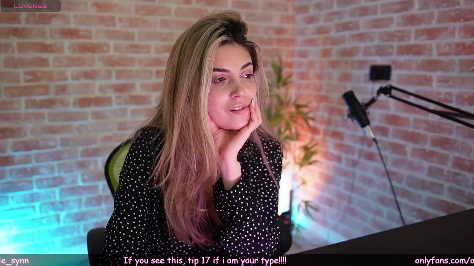 Gallery image thumbnail from Allie_Synn's myfreecams stream on, 01/11/2025, 09:45 image 12 of 20