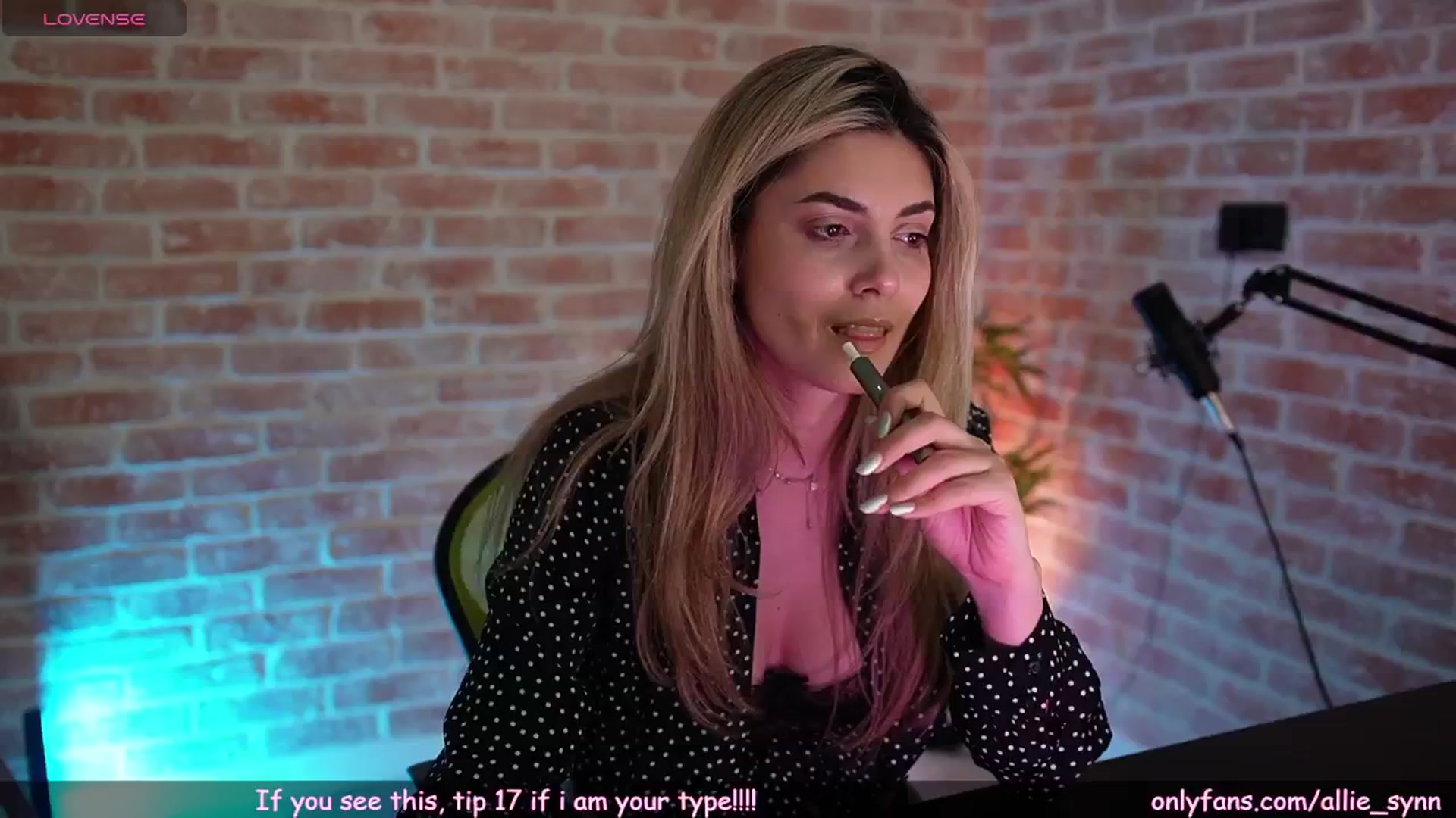 Gallery image thumbnail from Allie_Synn's myfreecams stream on, 01/11/2025, 09:45 image 4 of 20